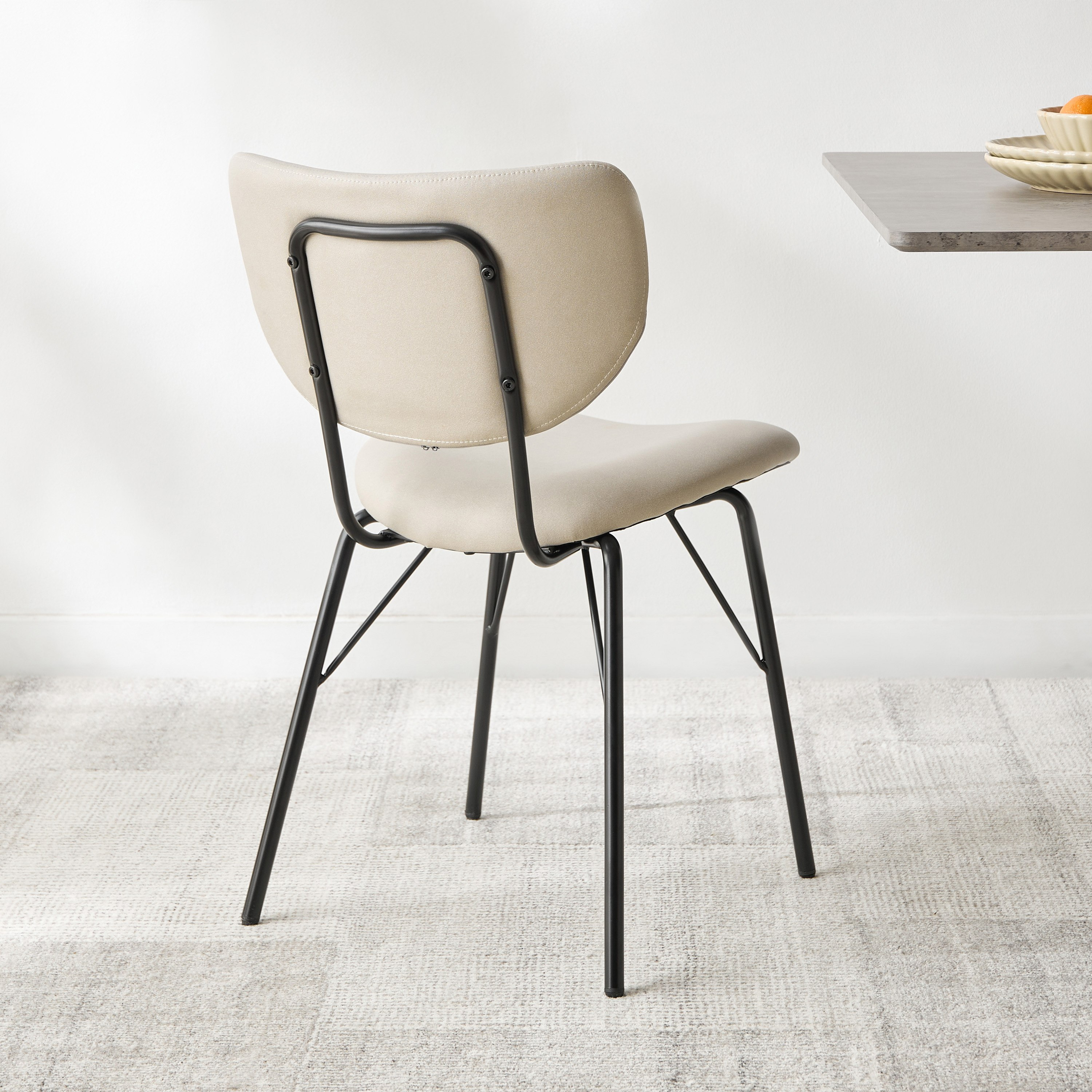 كرسي سفرة - فيوز-hbxdiningroom-diningchairs-image-3