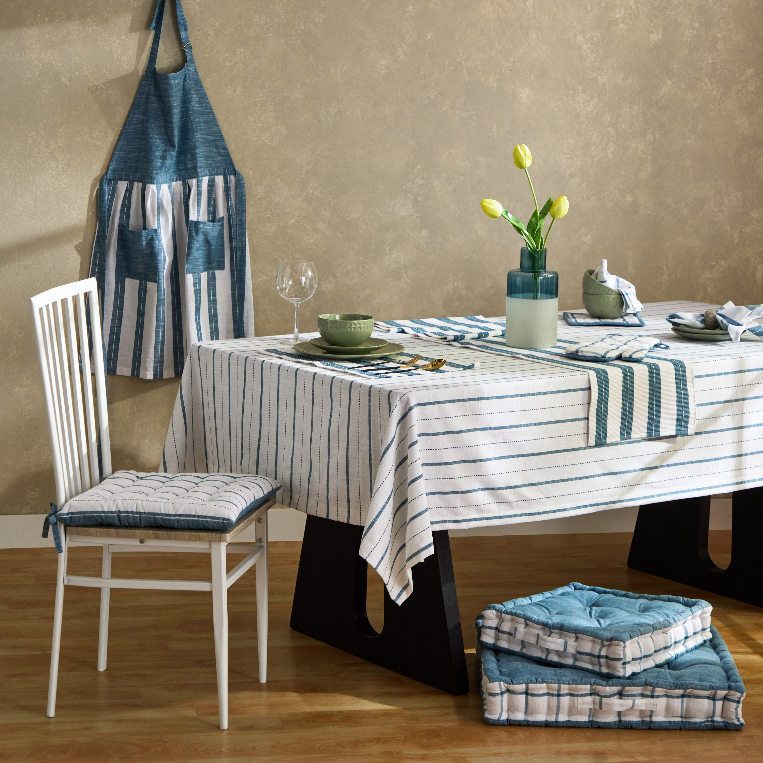 مفرش طاولة أزور من هارلي - 150x200 سم-hbxdecorandfurnishings-homefurnishings-tablelinens-image-4