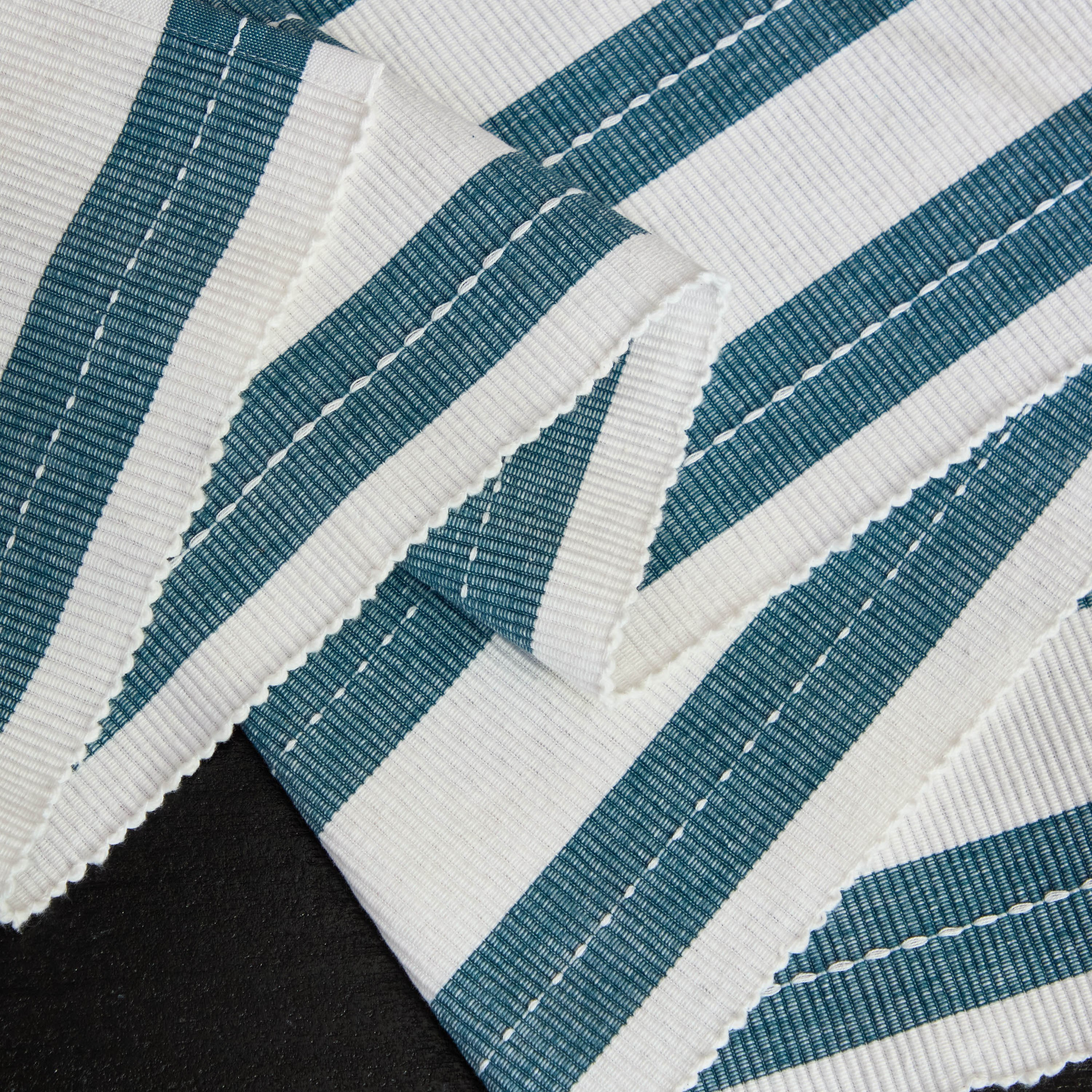 مفرش طاولة مضلع أزور من هارلي - 33x120 سم-hbxdecorandfurnishings-homefurnishings-tablelinens-image-4