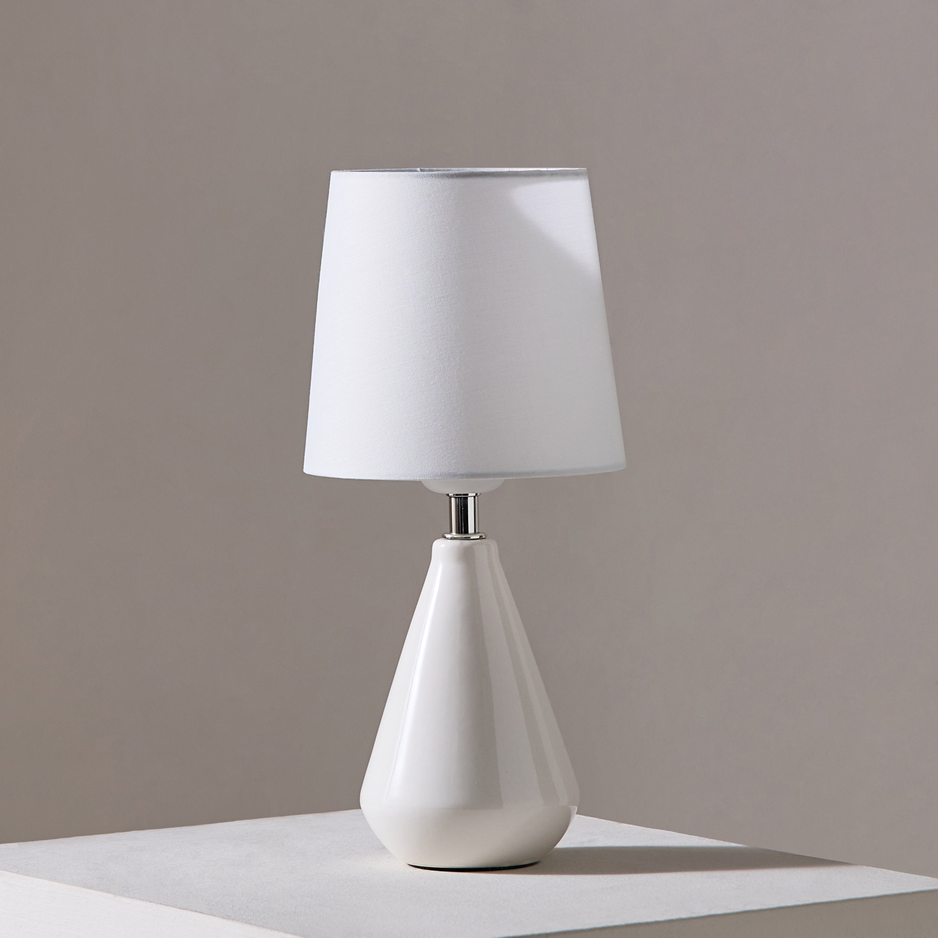Sega Ceramic Table Lamp with USB Power Port and 3-Color Light - 14x14x35 cm-hbxbedroom-lighting-tablelamps-image-1