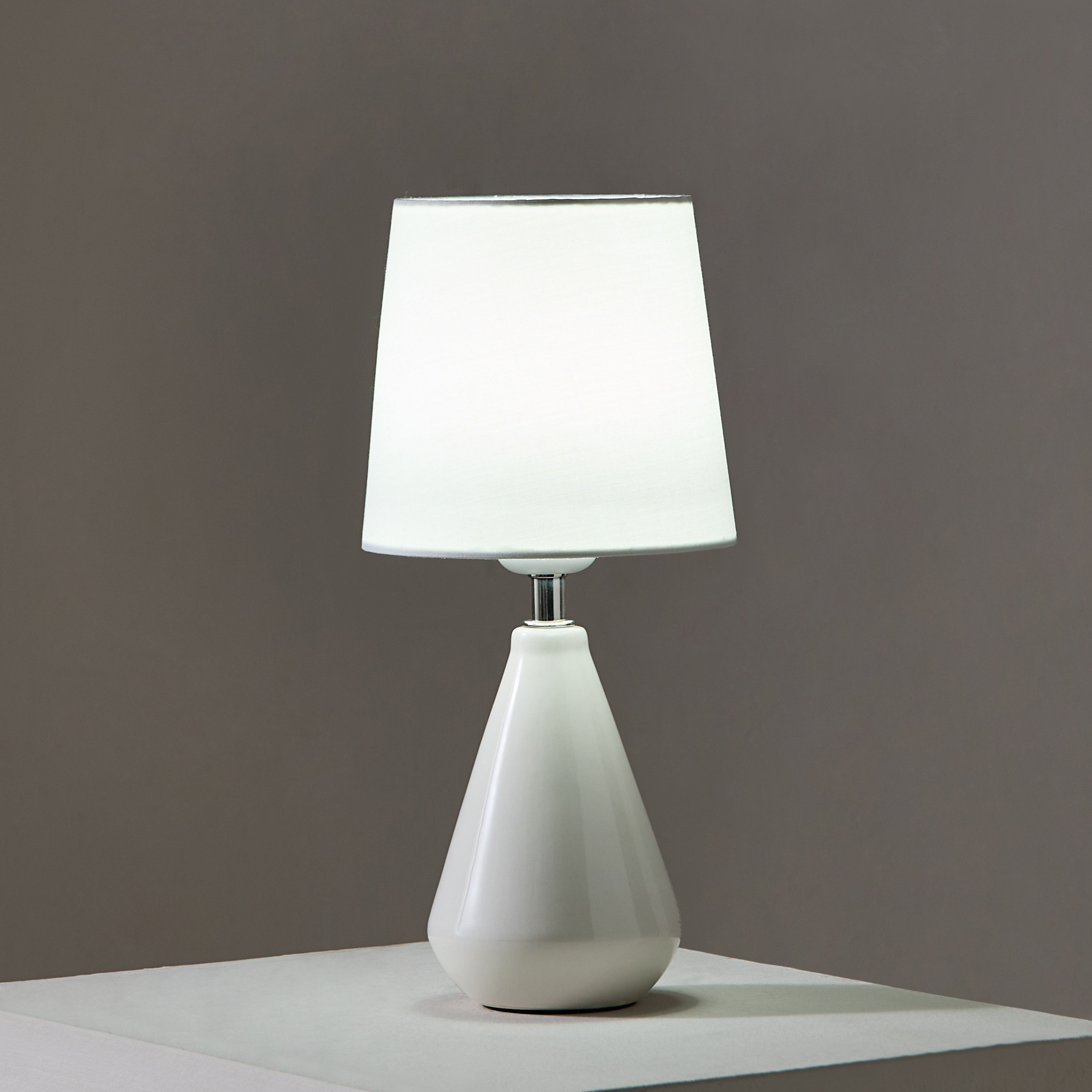 Sega Ceramic Table Lamp with USB Power Port and 3-Color Light - 14x14x35 cm-hbxbedroom-lighting-tablelamps-image-2