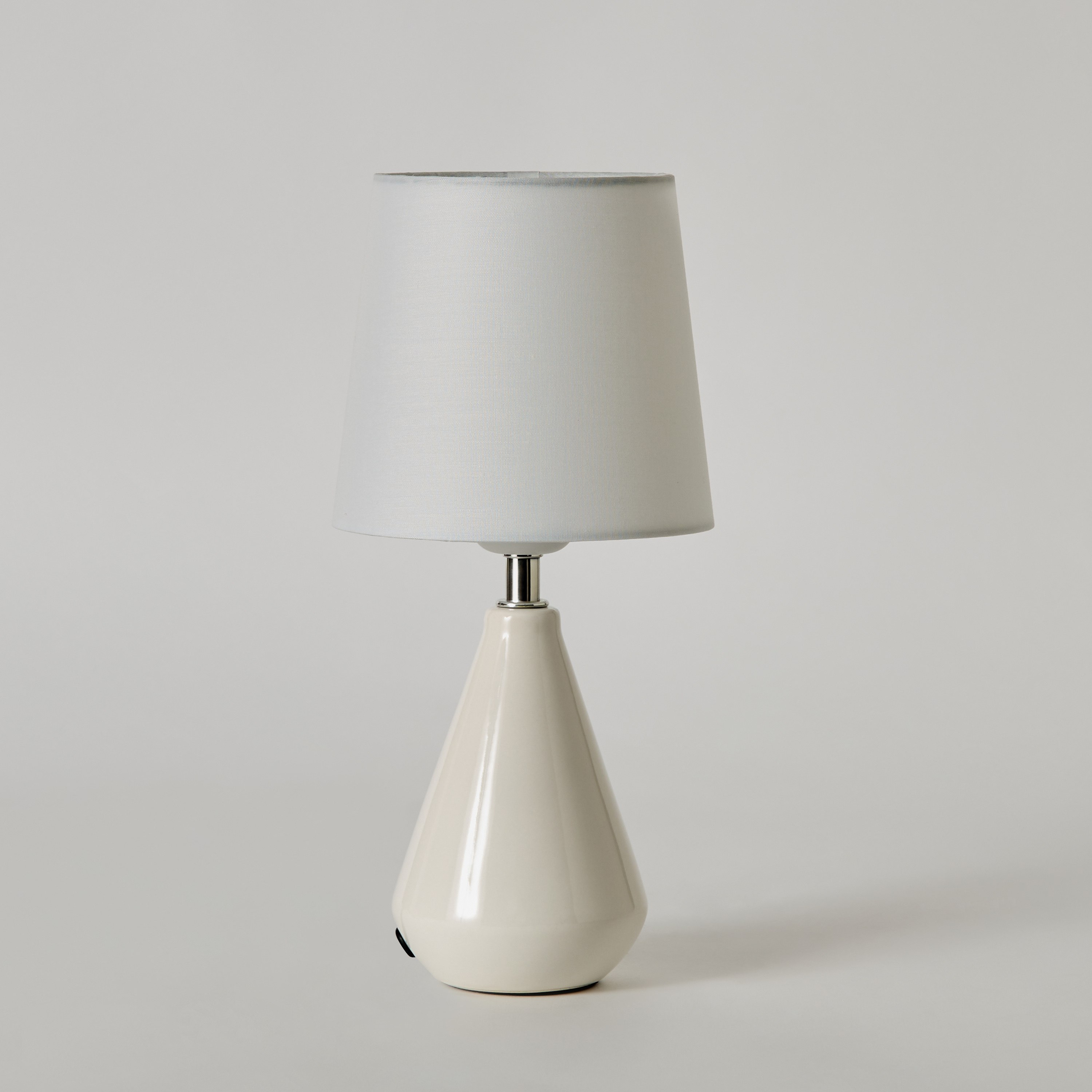 Sega Ceramic Table Lamp with USB Power Port and 3-Color Light - 14x14x35 cm-hbxbedroom-lighting-tablelamps-image-7