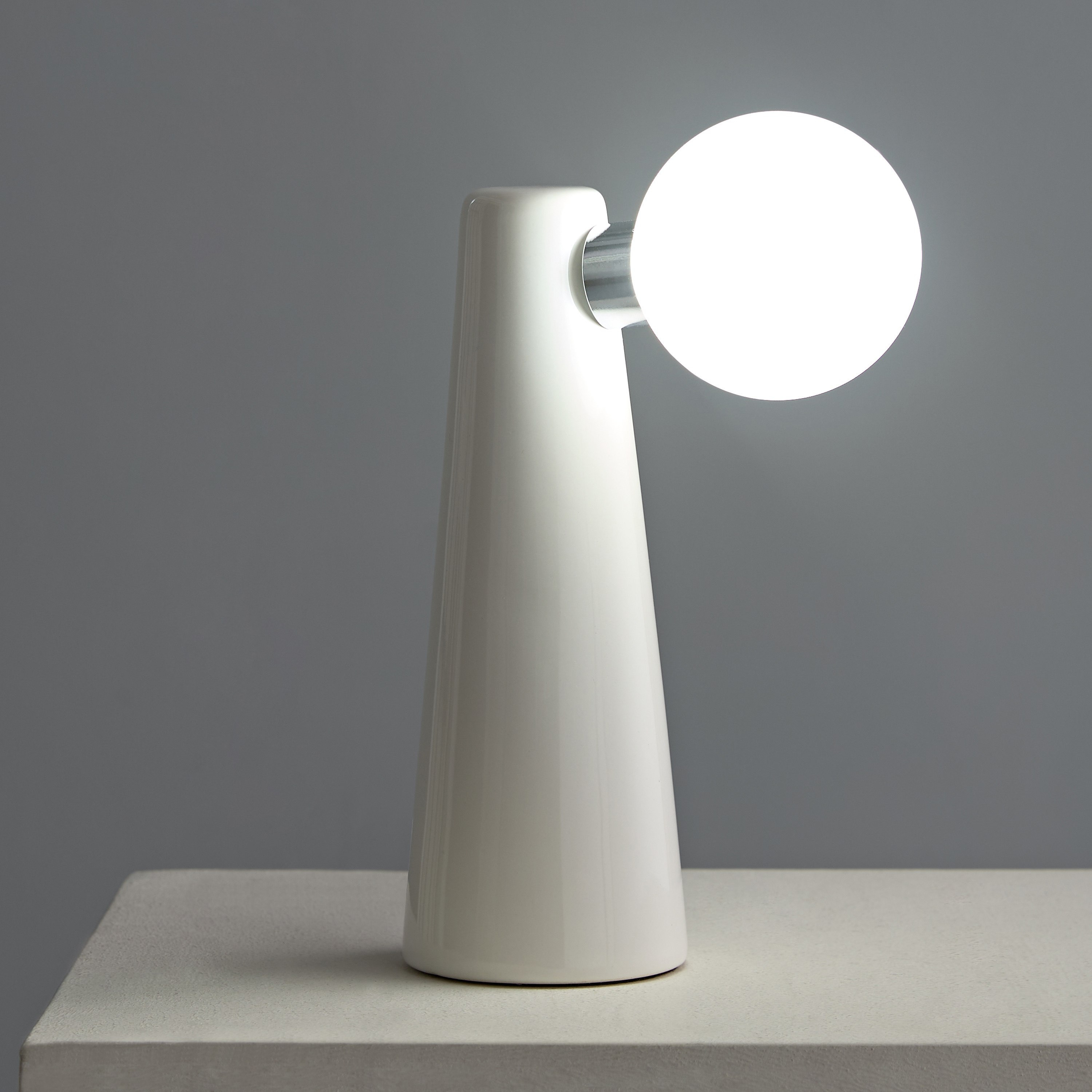 Sega Ceramic Table Lamp with USB Power Port - 15x8x23 cm-hbxbedroom-lighting-tablelamps-image-2
