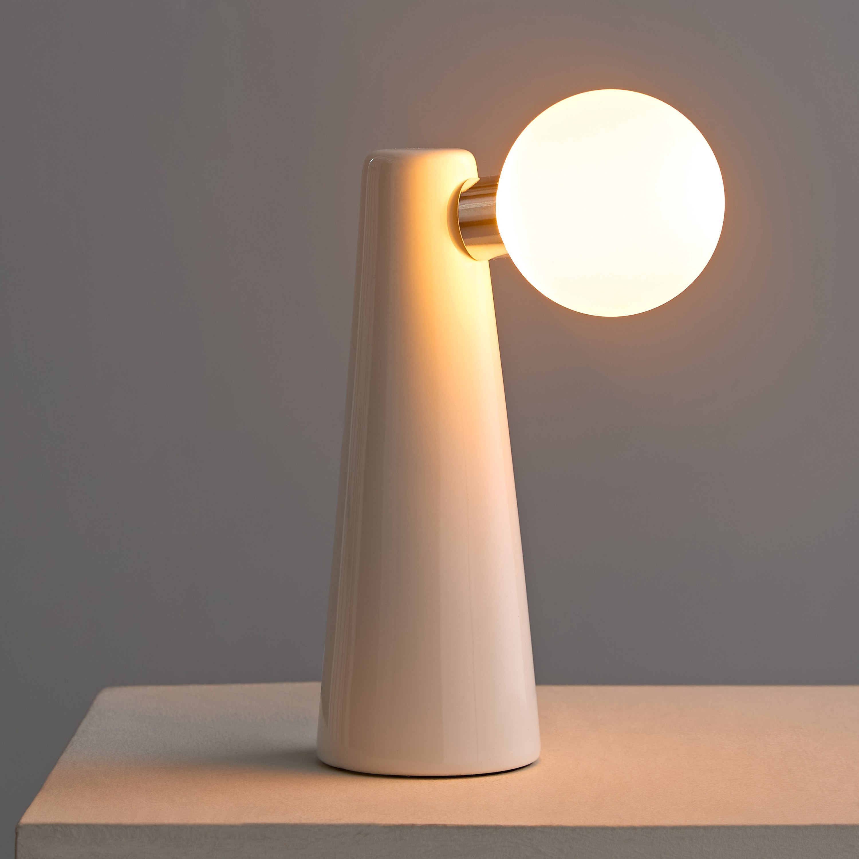 Sega Ceramic Table Lamp with USB Power Port - 15x8x23 cm-hbxbedroom-lighting-tablelamps-image-3