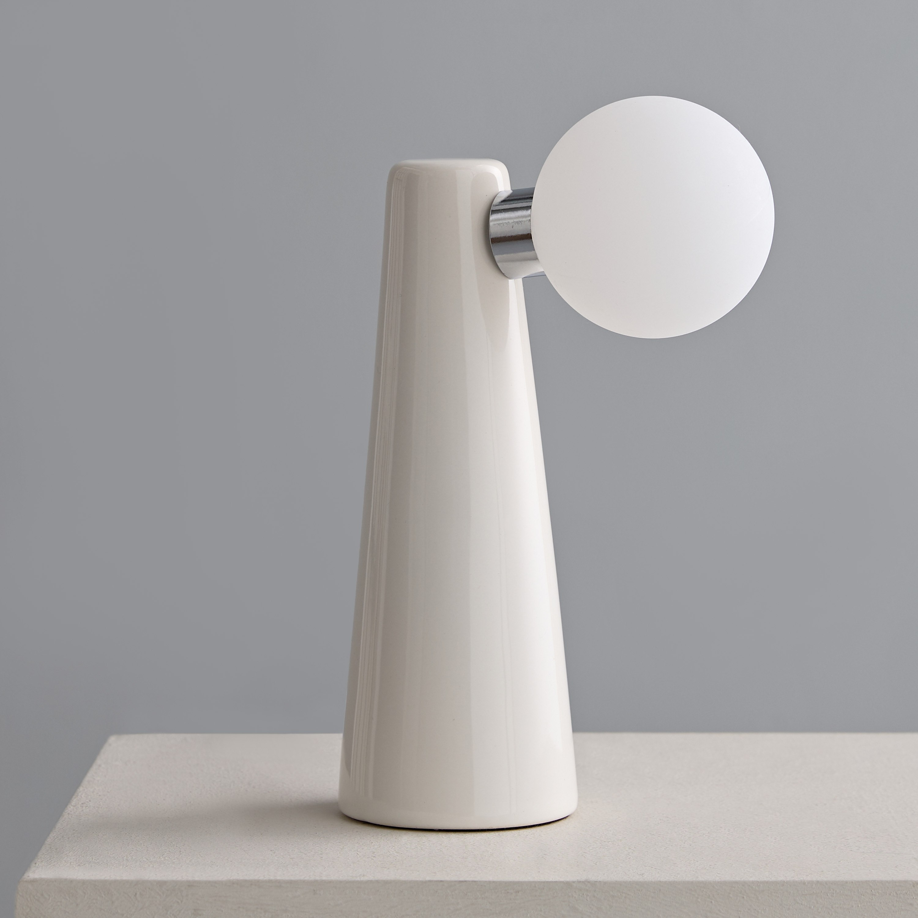 Sega Ceramic Table Lamp with USB Power Port - 15x8x23 cm-hbxbedroom-lighting-tablelamps-image-1