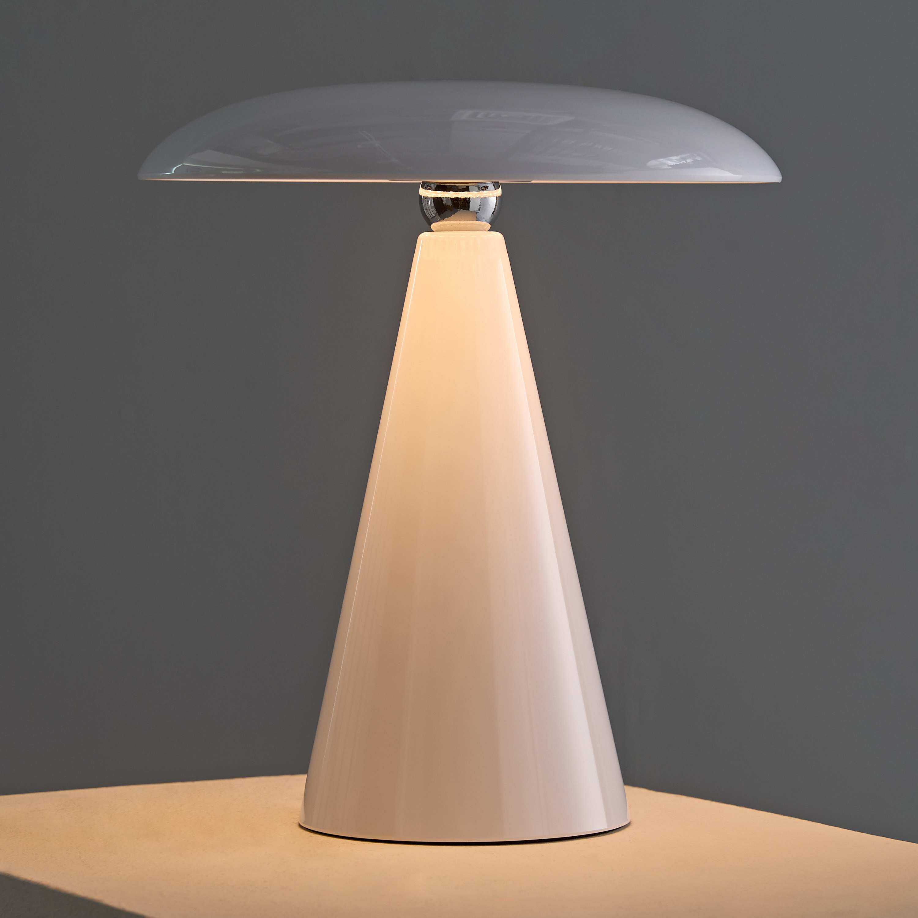 Sega 3-Colour Light Table Lamp with Touch Top and Dimming - 23x23x26 cm-hbxbedroom-lighting-tablelamps-image-3