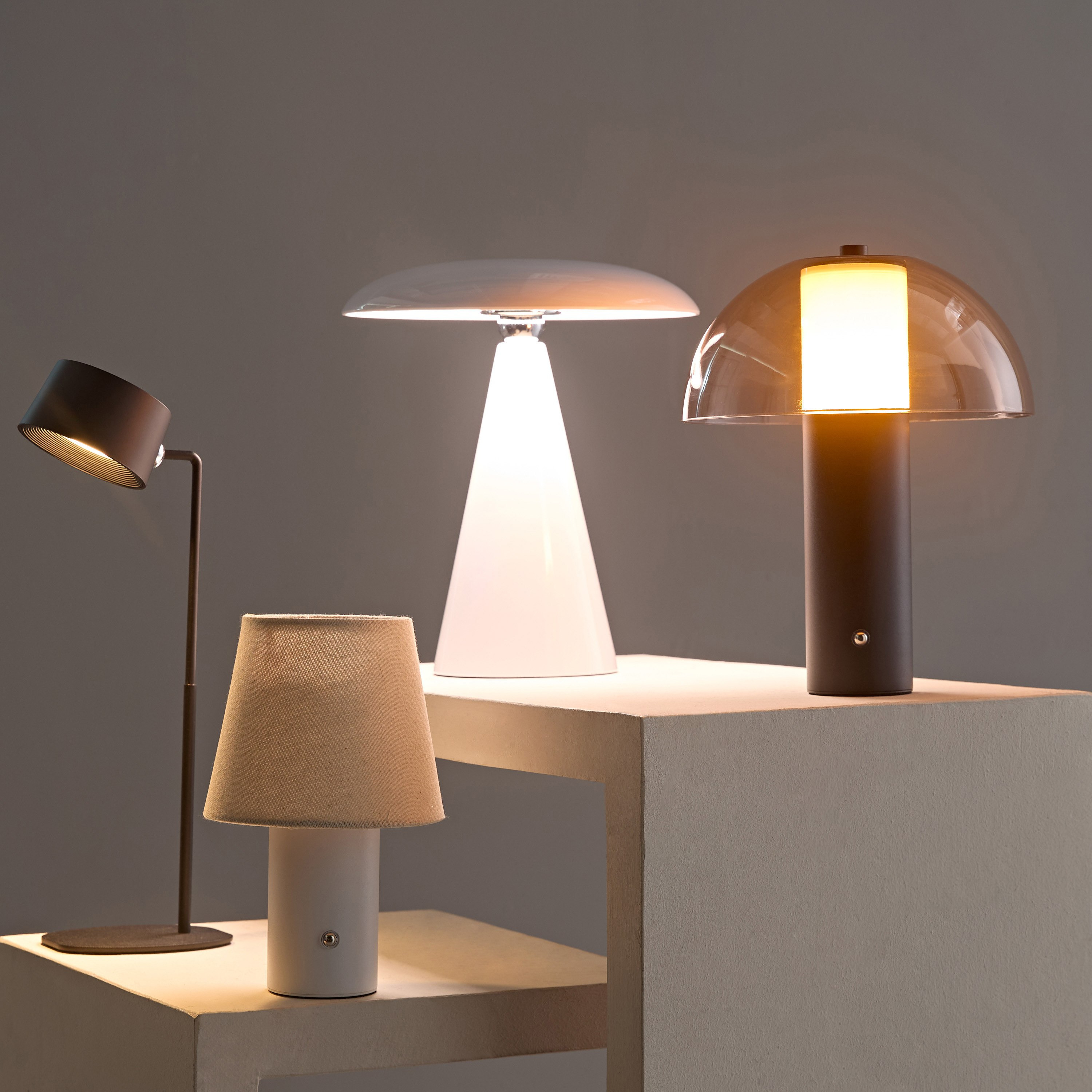 Sega 3-Colour Light Table Lamp with Touch Top and Dimming - 23x23x26 cm-hbxbedroom-lighting-tablelamps-image-6