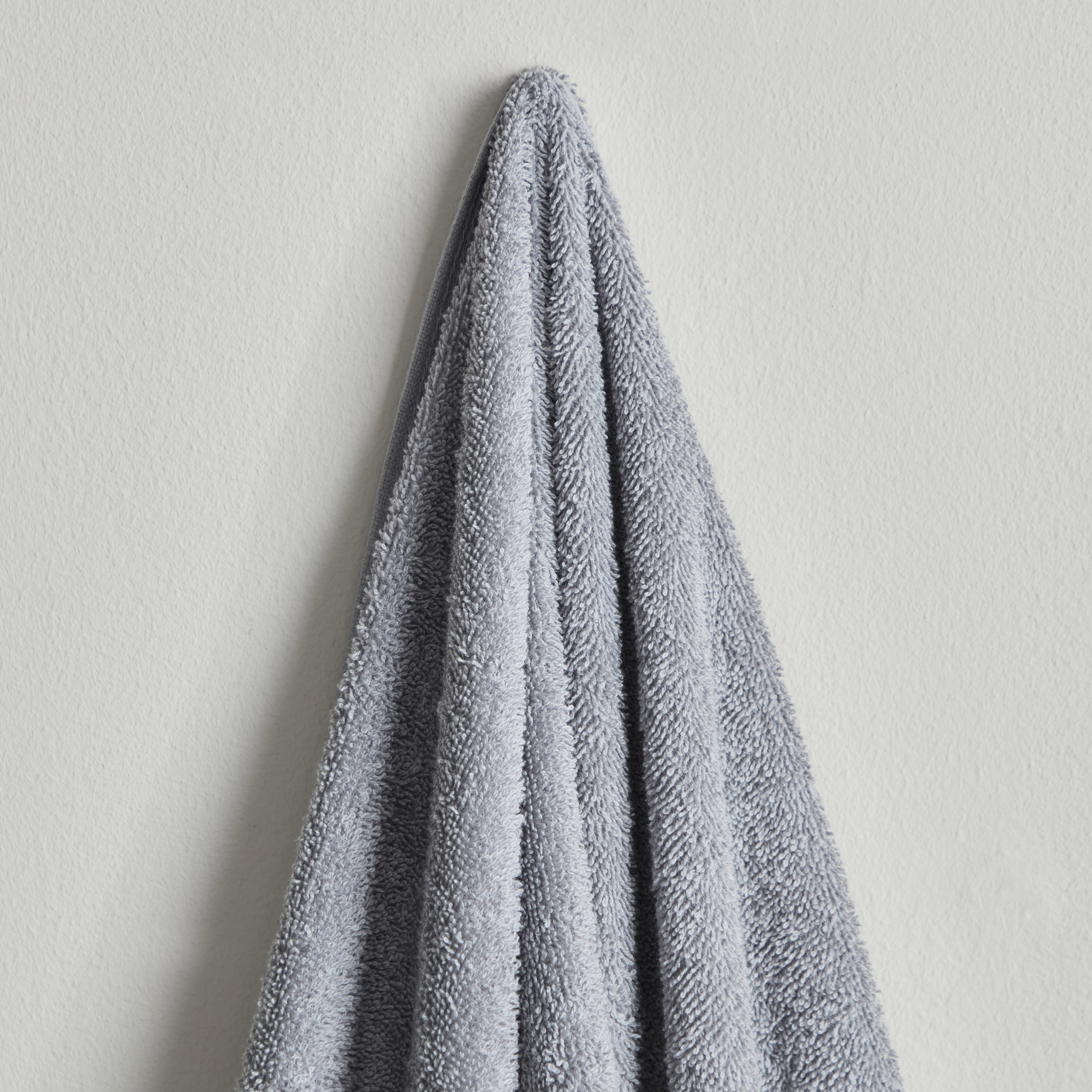 Essential Carded Bath Towel - 70x140 cm-hbxbathroom-bathroomtextiles-image-2