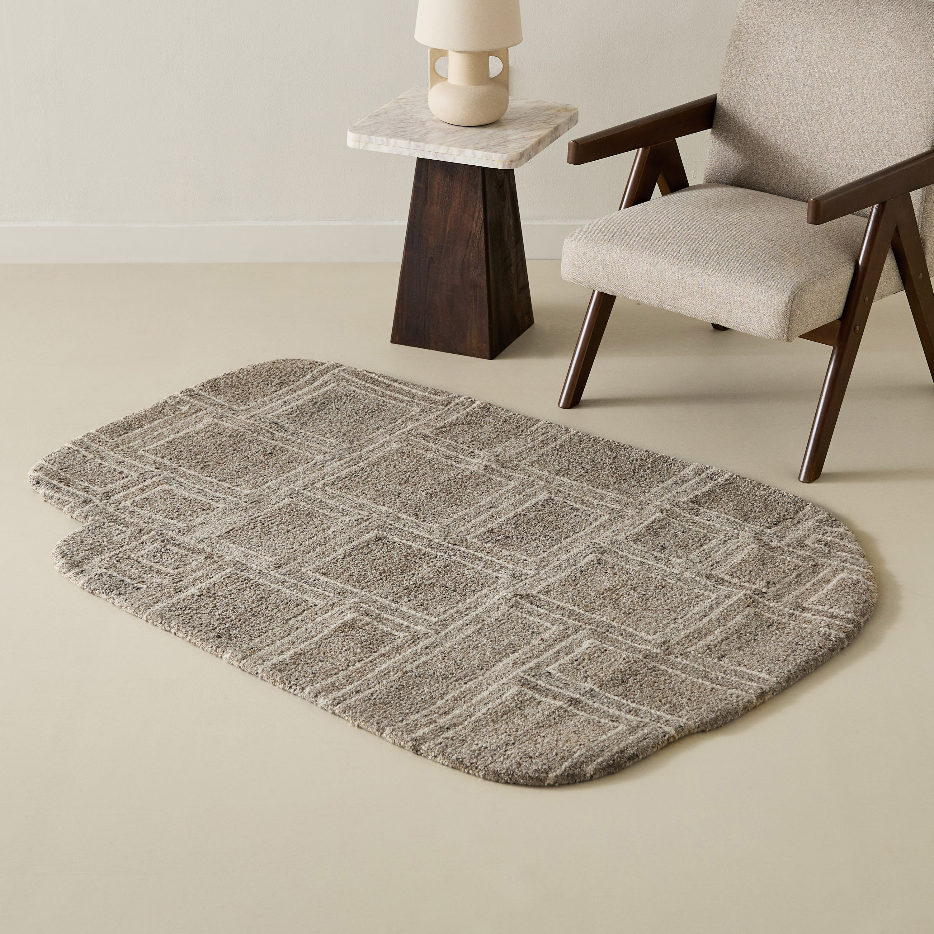 Kasbah Vectro Shaped Handtufted Woollen Rug - 120x170 cm-hbxdecorandfurnishings-floorcoverings-rugs-image-1