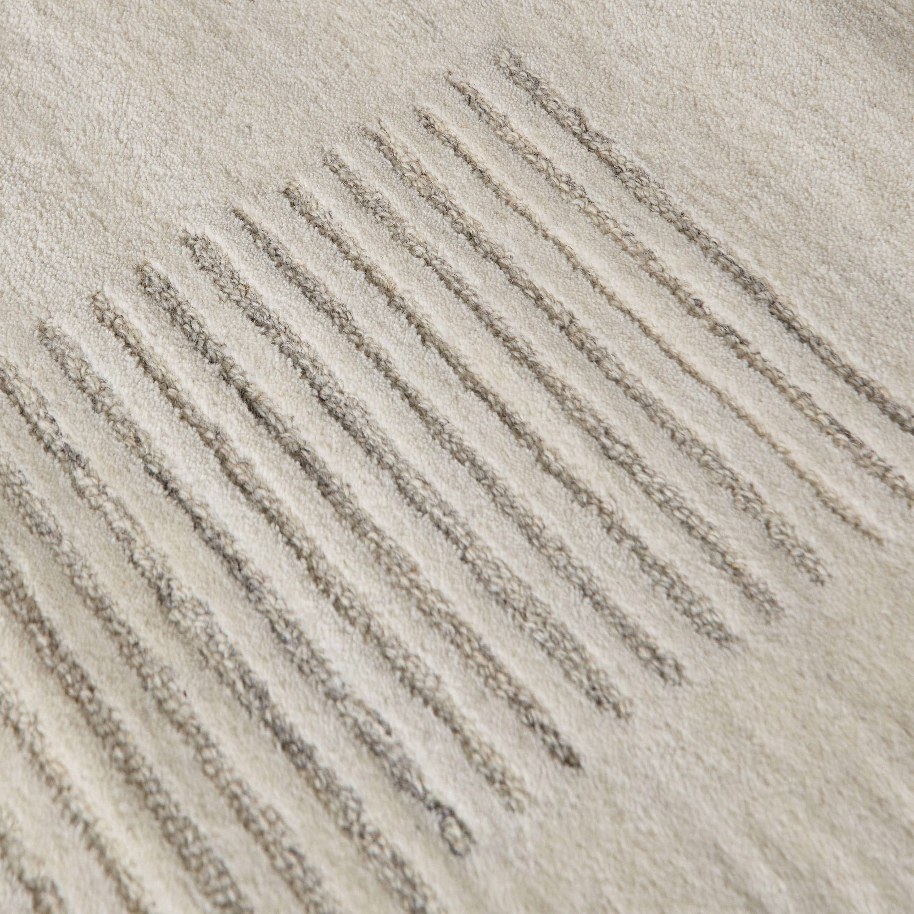 Kasbah Mythos Handtufted Woollen Rug - 120x170 cm-hbxdecorandfurnishings-floorcoverings-rugs-image-3