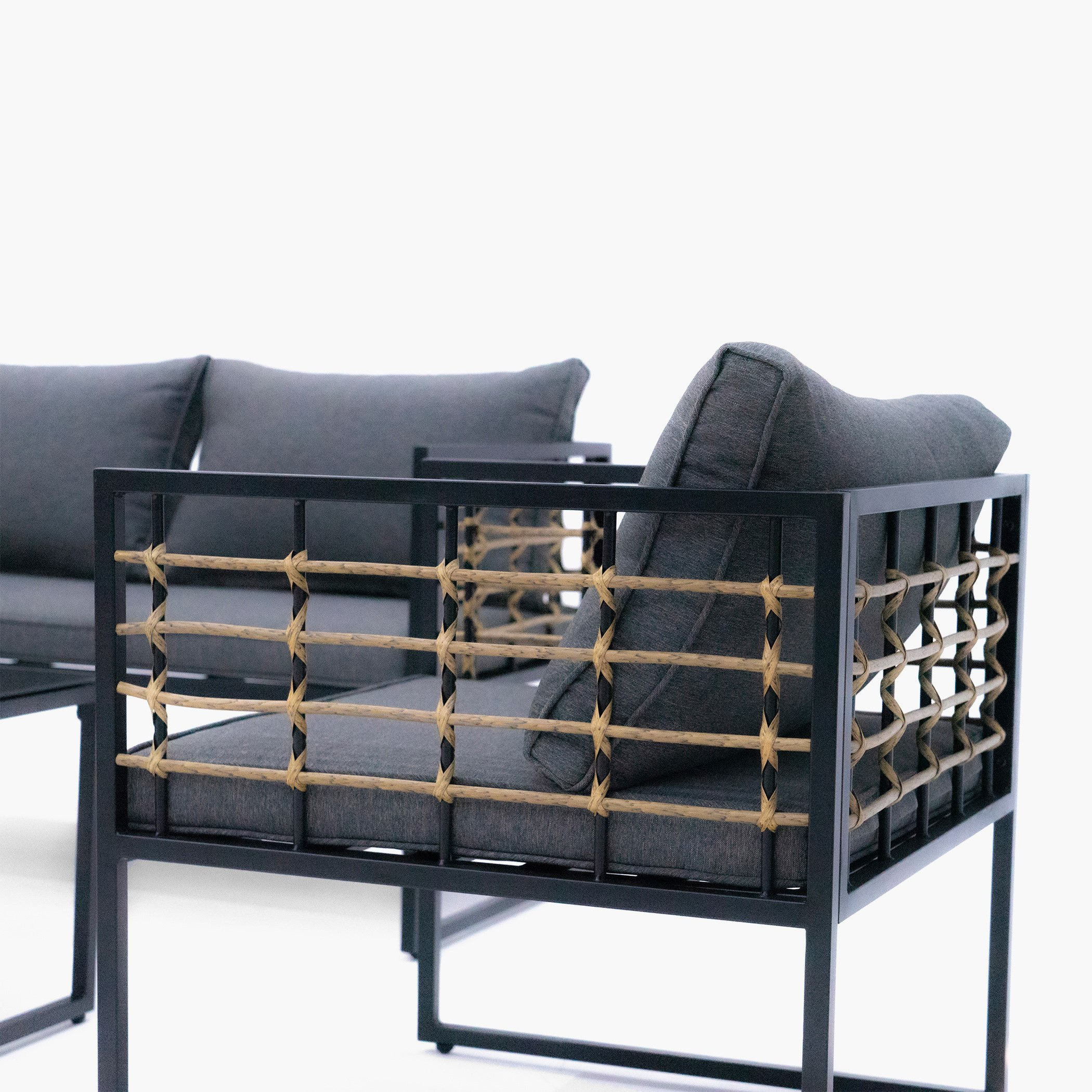 طقم كنبة 2+1+1 مقعد للجلسات الخارجيّة مع طاولة قهوة ووسائد من فيرا كاتينا-hbxoutdoor-hbxoutdoorfurniture-sofasets-image-6