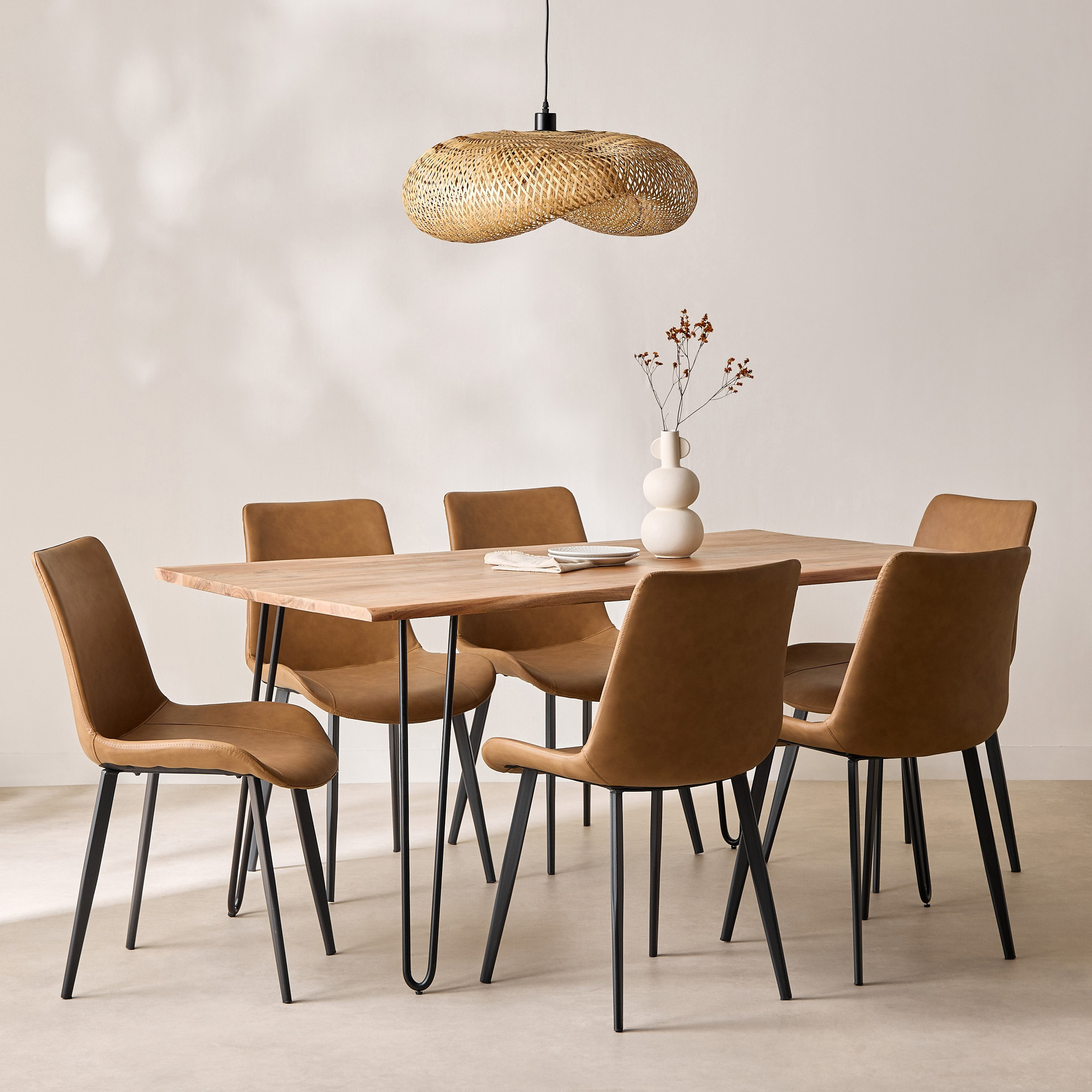 طاولة سفرة لـ6 مقاعد بسطح من الخشب الصلب - كوروين لايف إيدج من فيندرا -hbxdiningroom-diningtablesandsets-diningtables-sixseater-image-8