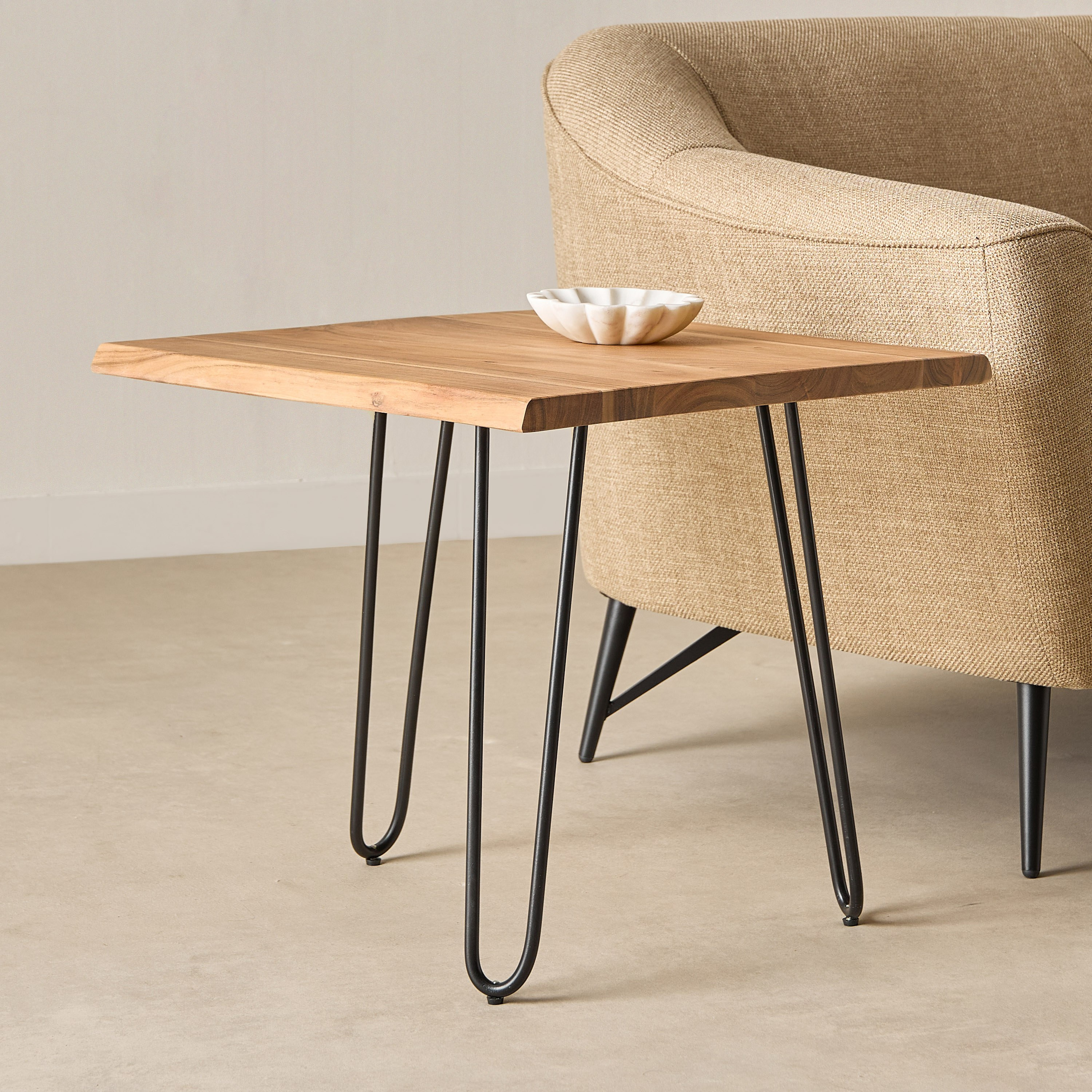 طاولة جانبية بسطح من الخشب الصلب - كوروين لايف إيدج من فيندرا -hbxfurniture-livingroom-endtables-image-1