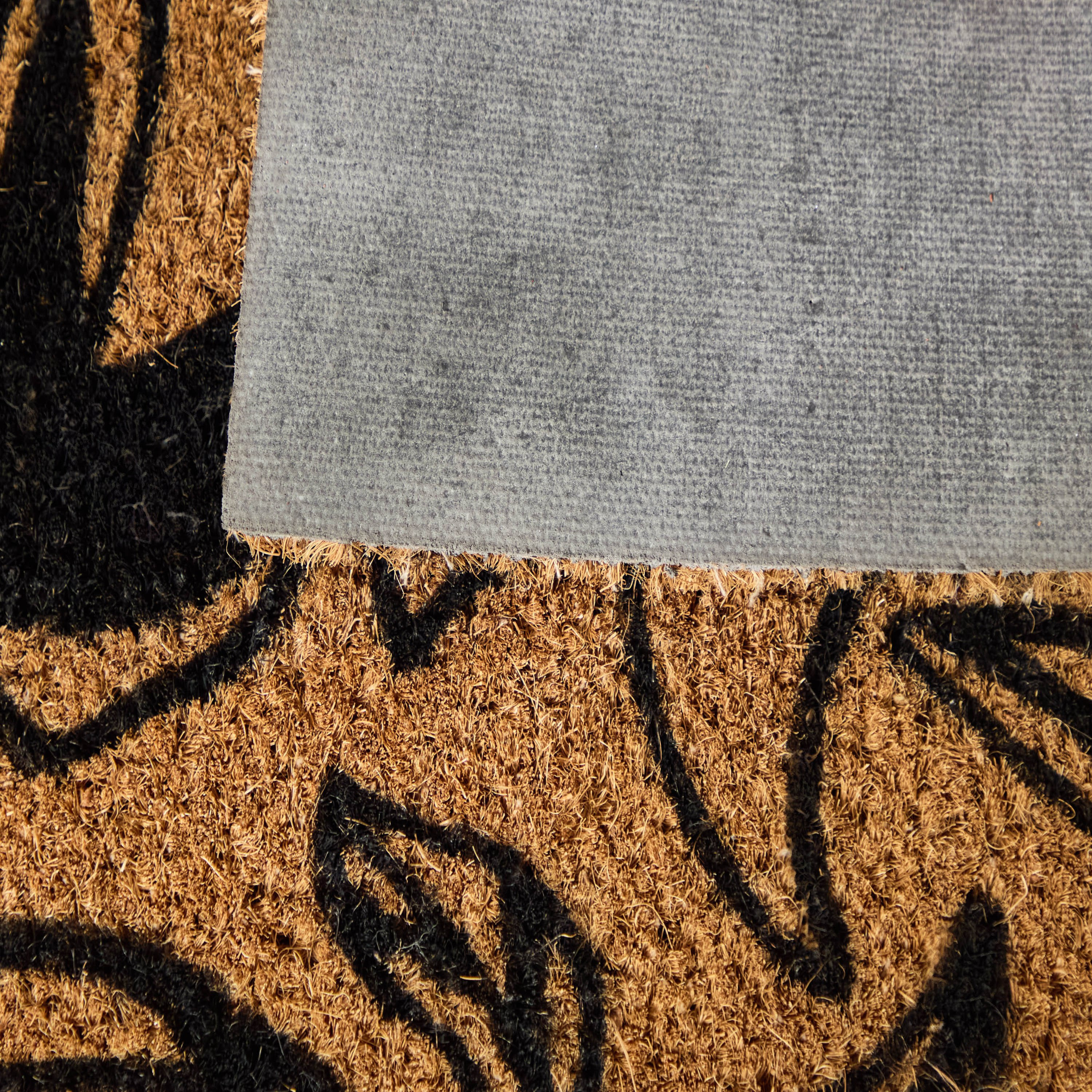 سجادة باب من ألياف جوز الهند بظهر لاتكس وطبعات ورق شجر - 40x75 سم-hbxhomeware-hbxlivingroom-image-4