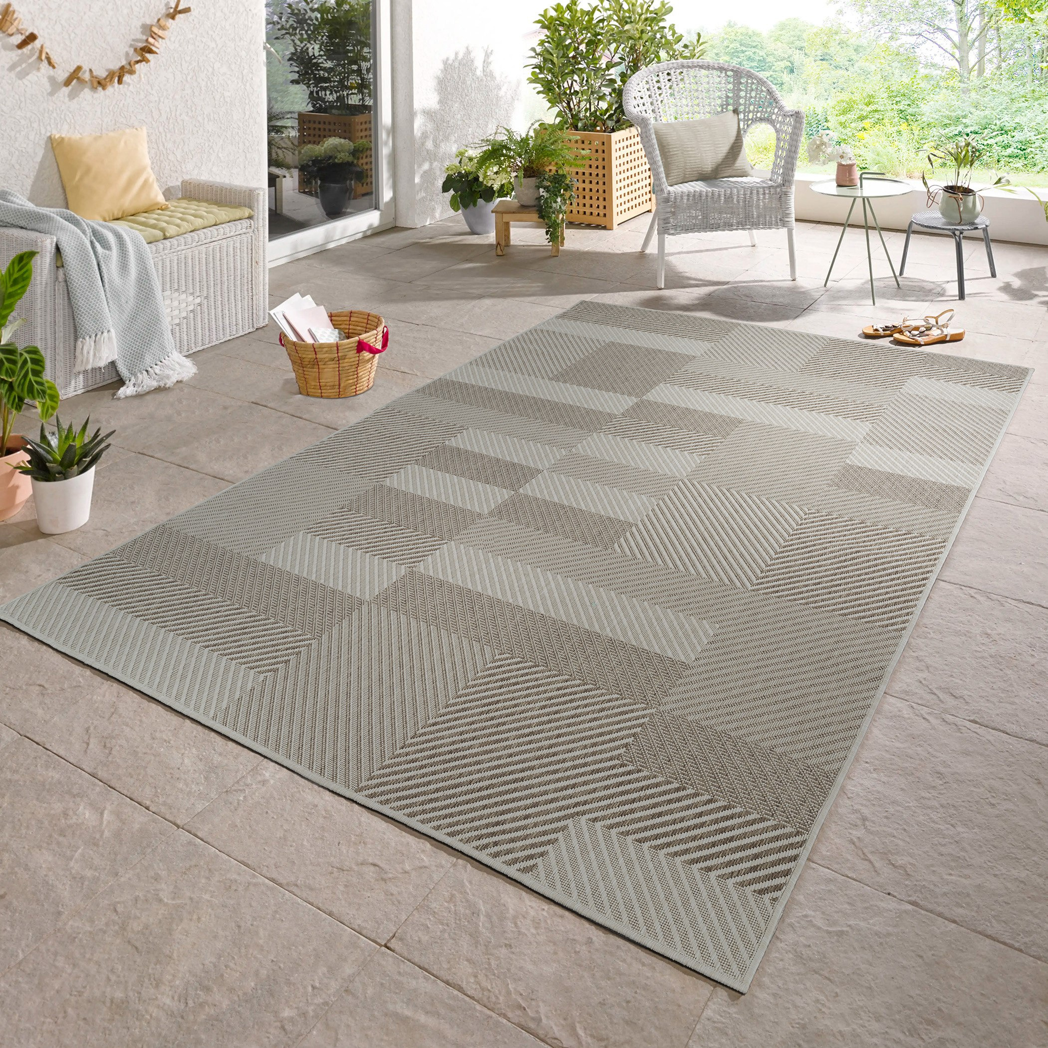 سجادة خارجية مقاومة للطقس من مادة البولي بروبيلين من كلايد فلاسيس - 160x230 سم-hbxdecorandfurnishings-floorcoverings-rugs-image-1