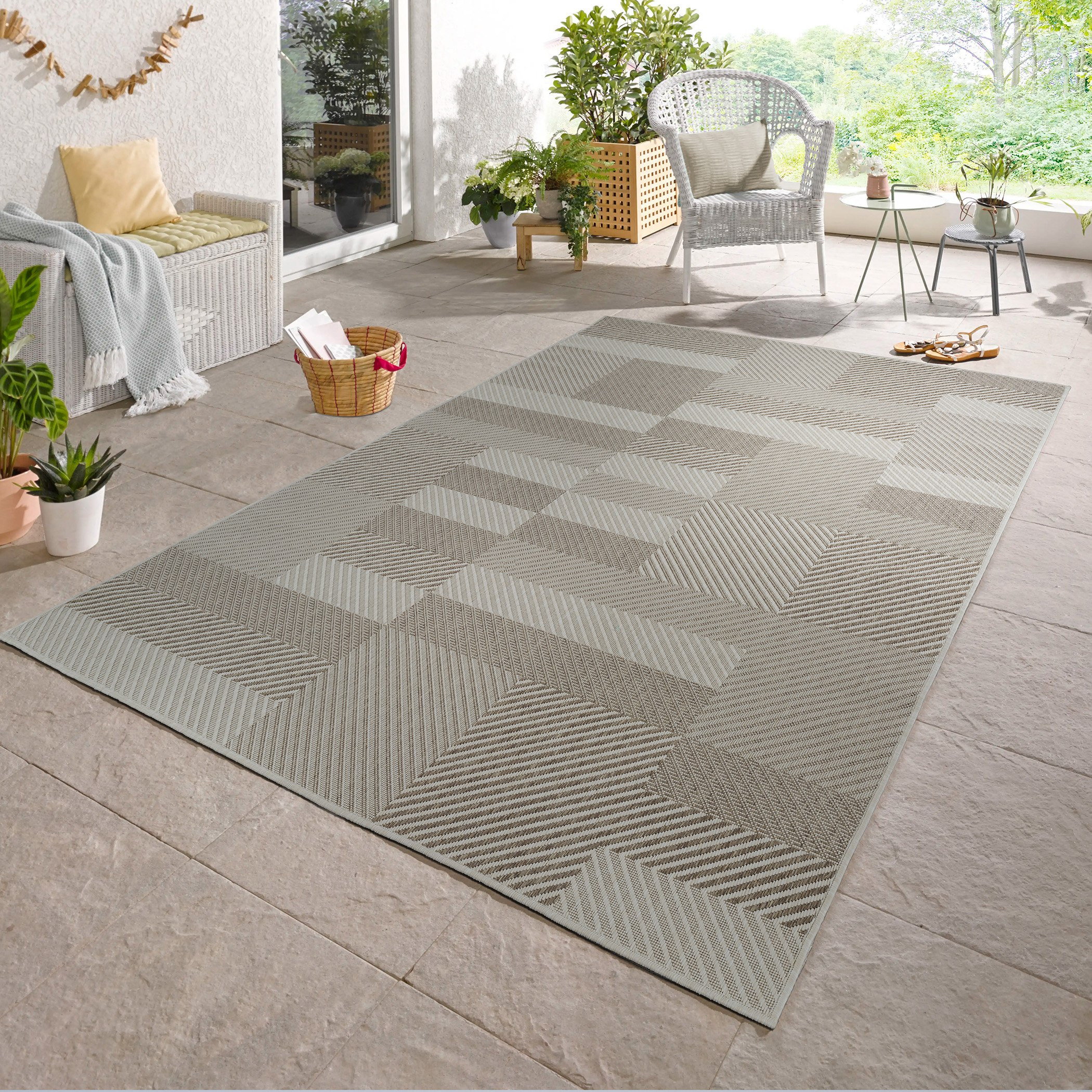 سجادة خارجية مقاومة للطقس من مادة البولي بروبيلين من كلايد فلاسيس - 200x300 سم-hbxdecorandfurnishings-floorcoverings-rugs-image-1
