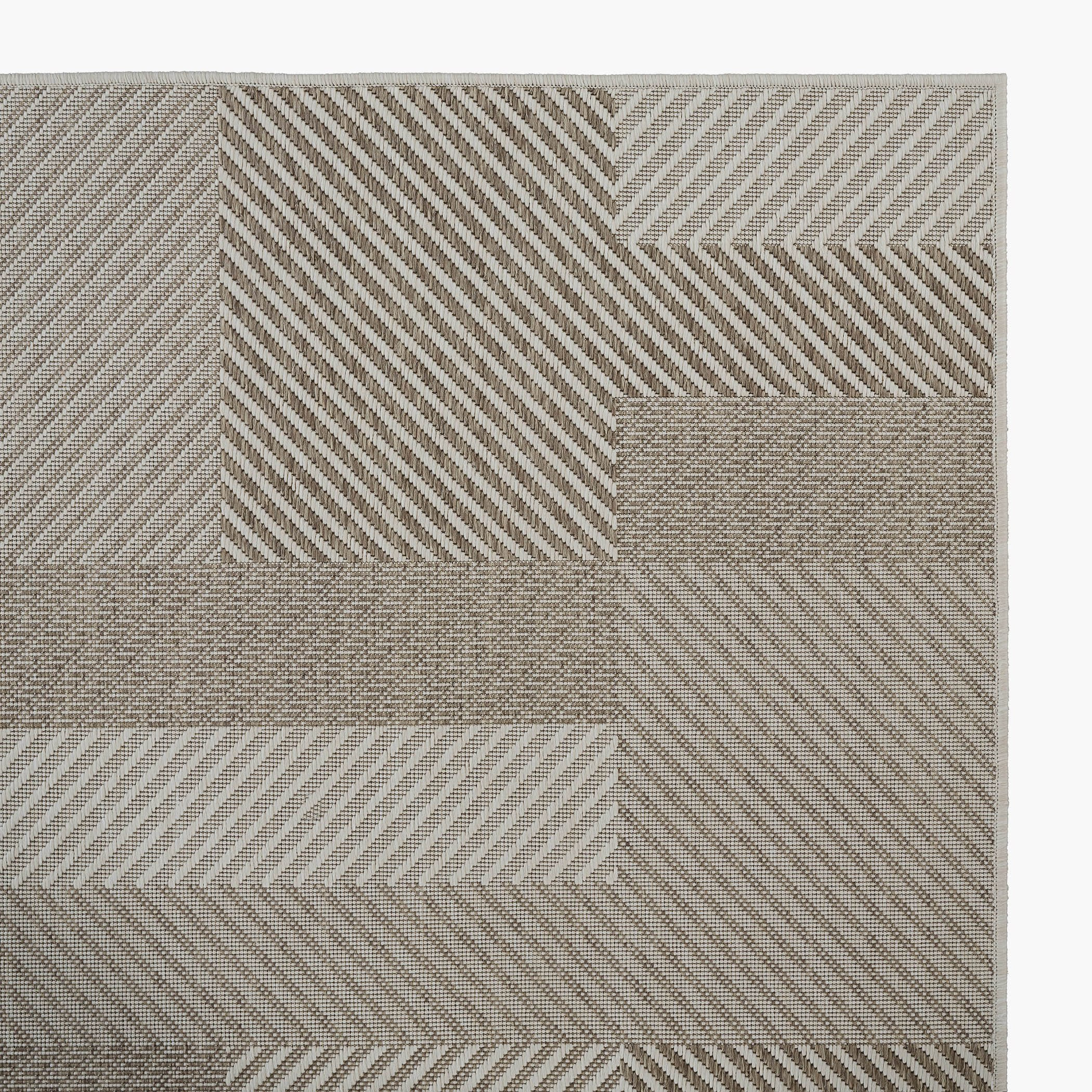 سجادة خارجية مقاومة للطقس من مادة البولي بروبيلين من كلايد فلاسيس - 240x360 سم-hbxdecorandfurnishings-floorcoverings-rugs-image-3