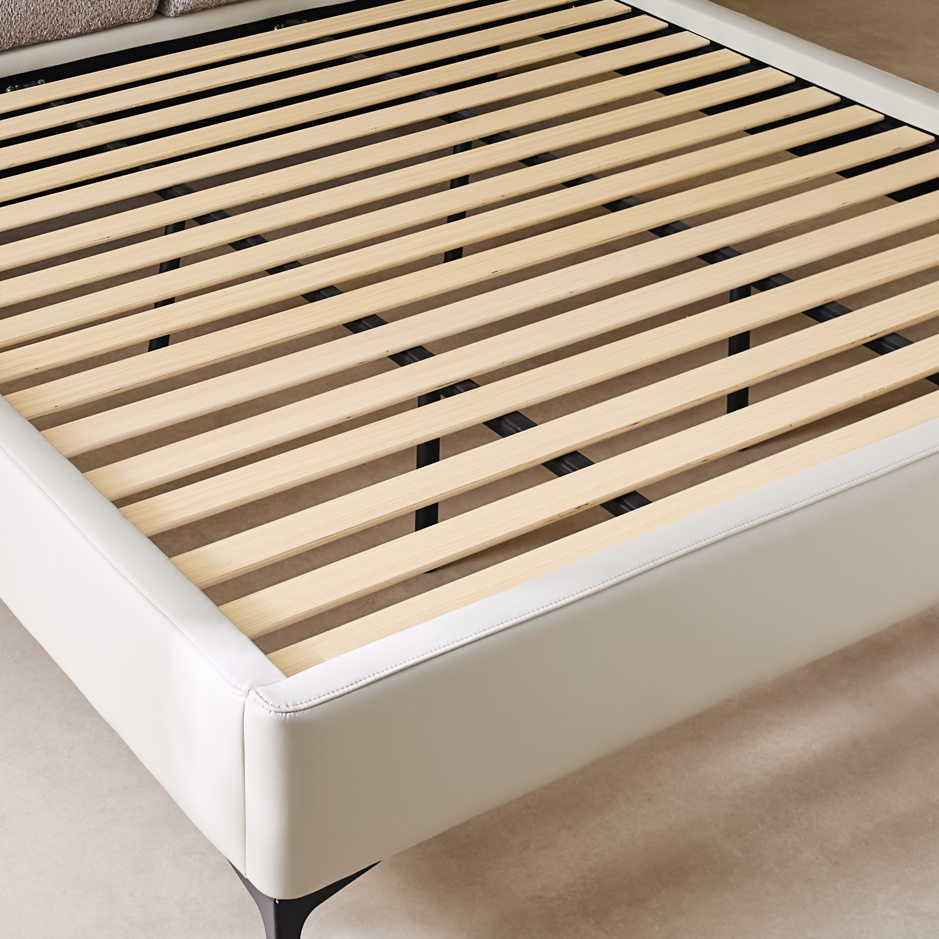 سرير كينج منجد من مارويل ويليس - 180x200 سم-hbxfurniture-bedsandbedsets-beds-king-image-11