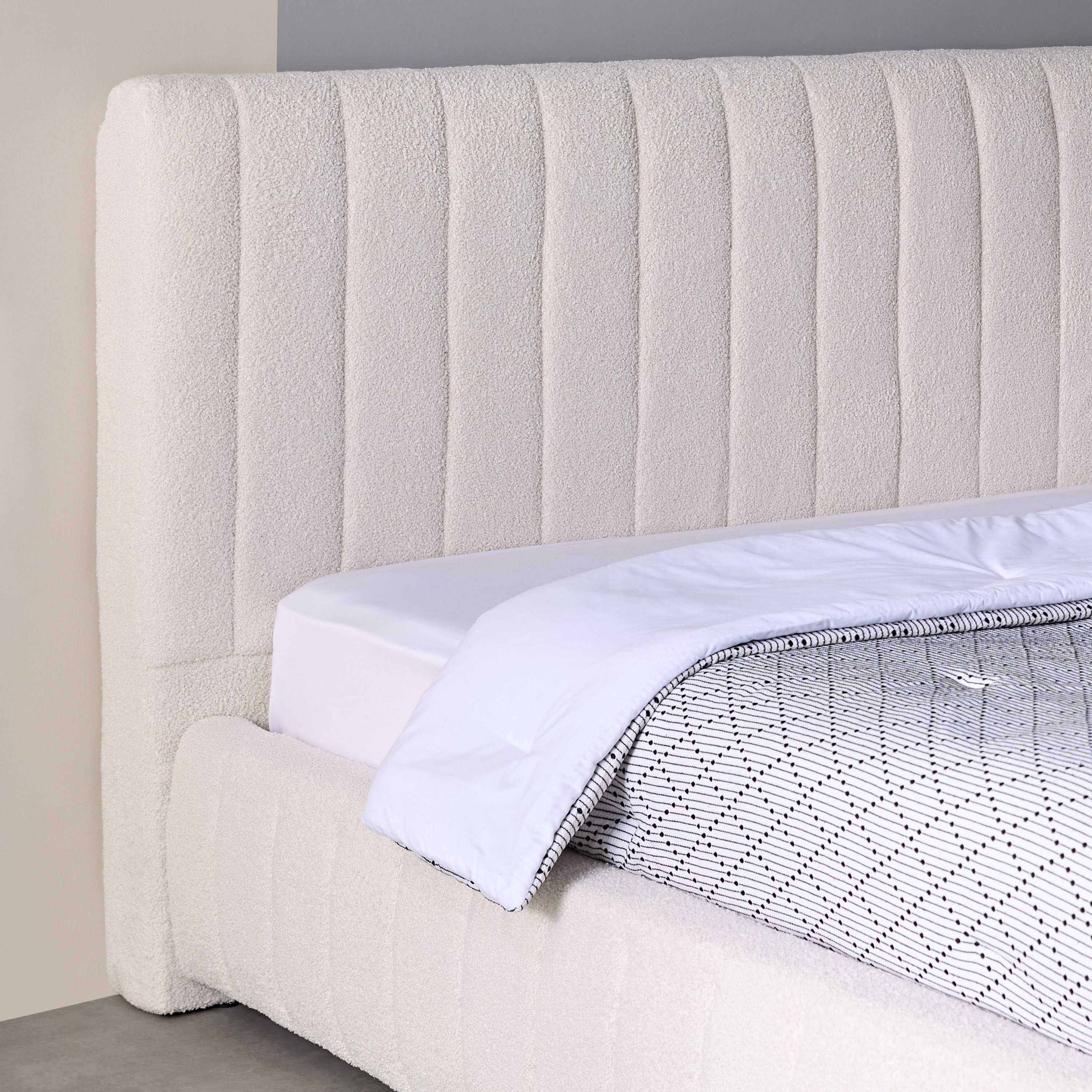 سرير كينج منجد أوربان من فرانكفورت - 180 × 200 سم-hbxfurniture-bedsandbedsets-upholsteredbeds-king-image-3