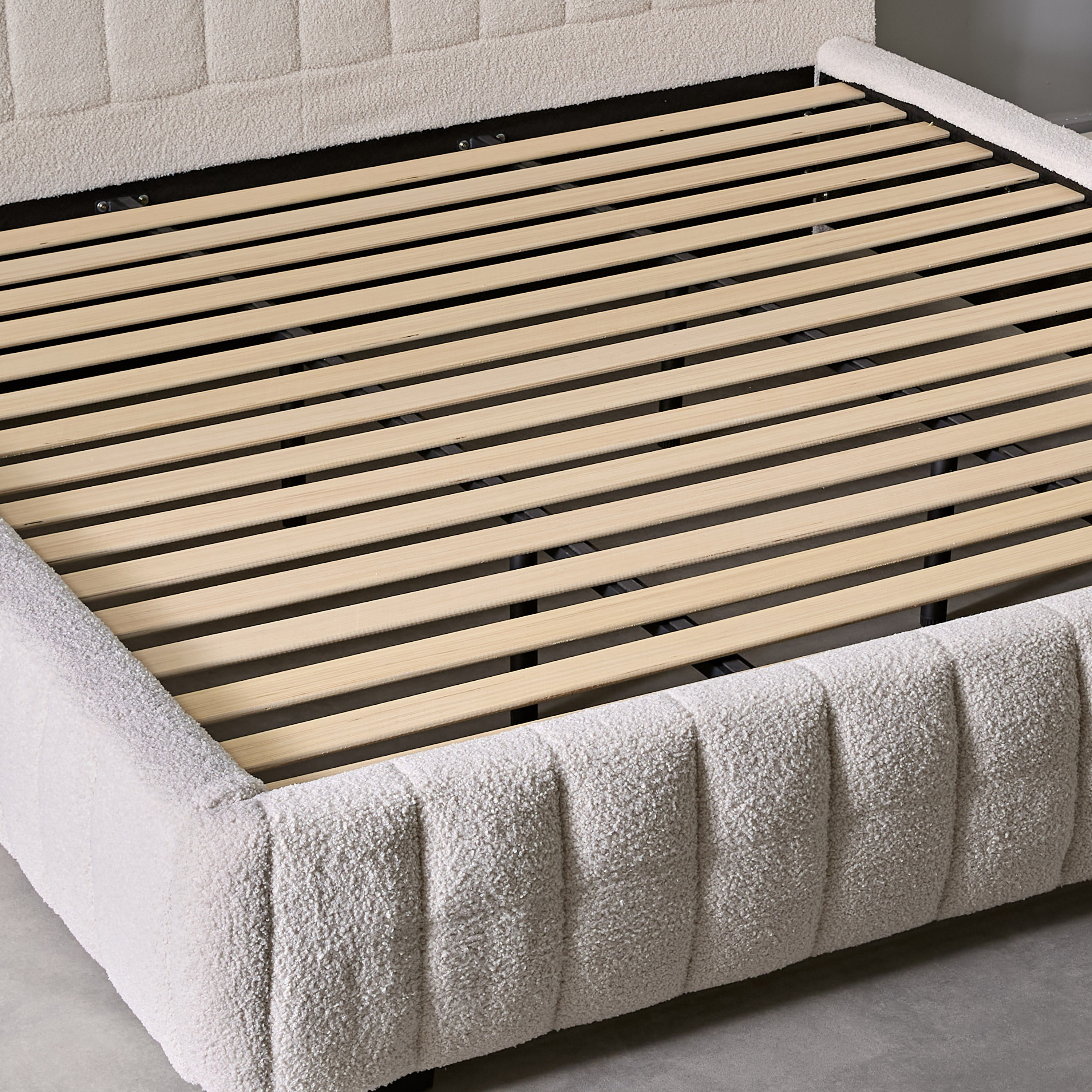 سرير كينج منجد أوربان من فرانكفورت - 180 × 200 سم-hbxfurniture-bedsandbedsets-upholsteredbeds-king-image-9