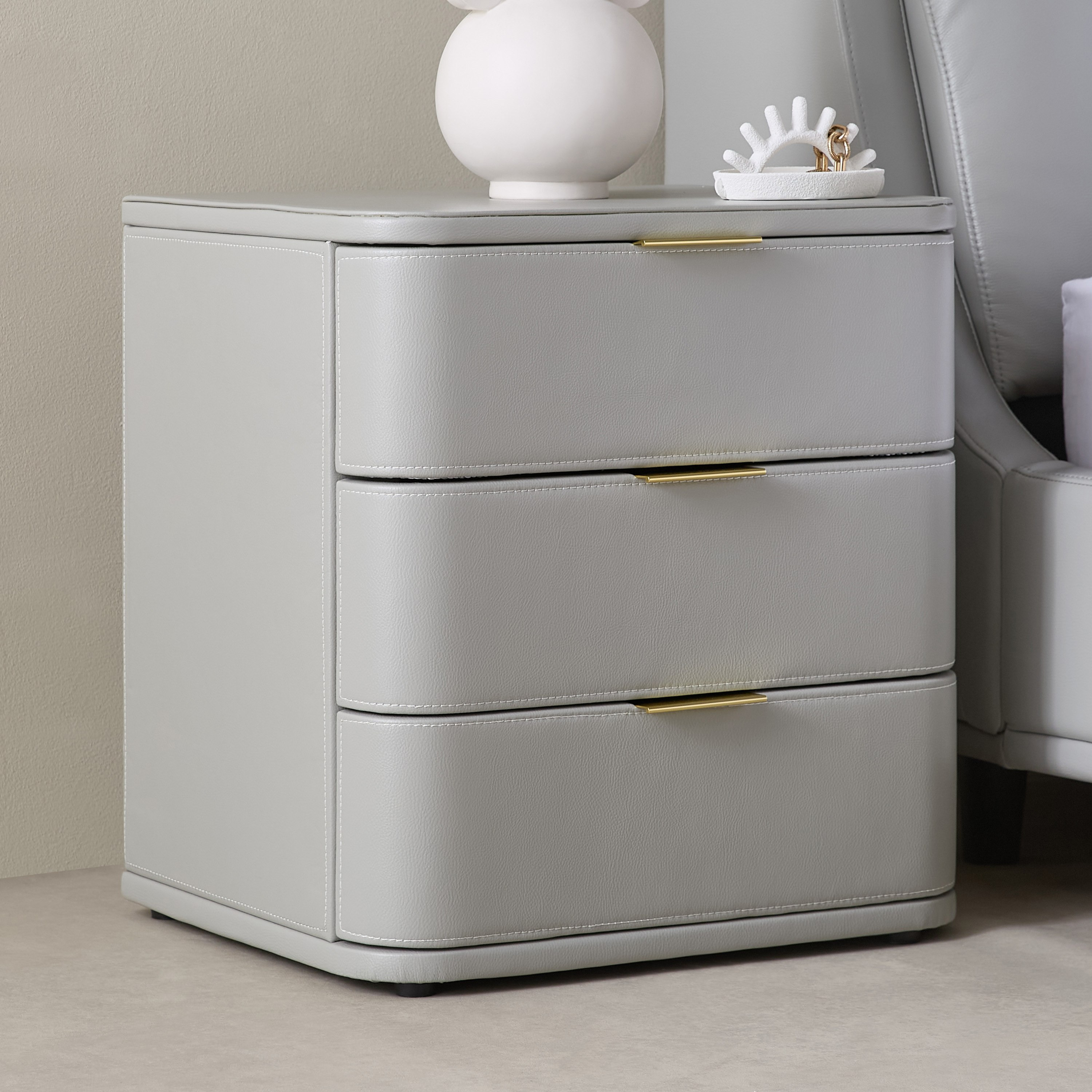 طاولة سرير جانبية منجدة بـ3 أدراج من زينيث-PROMO_HB_AE_HBX10_TH1000_NEW_031025-image-1