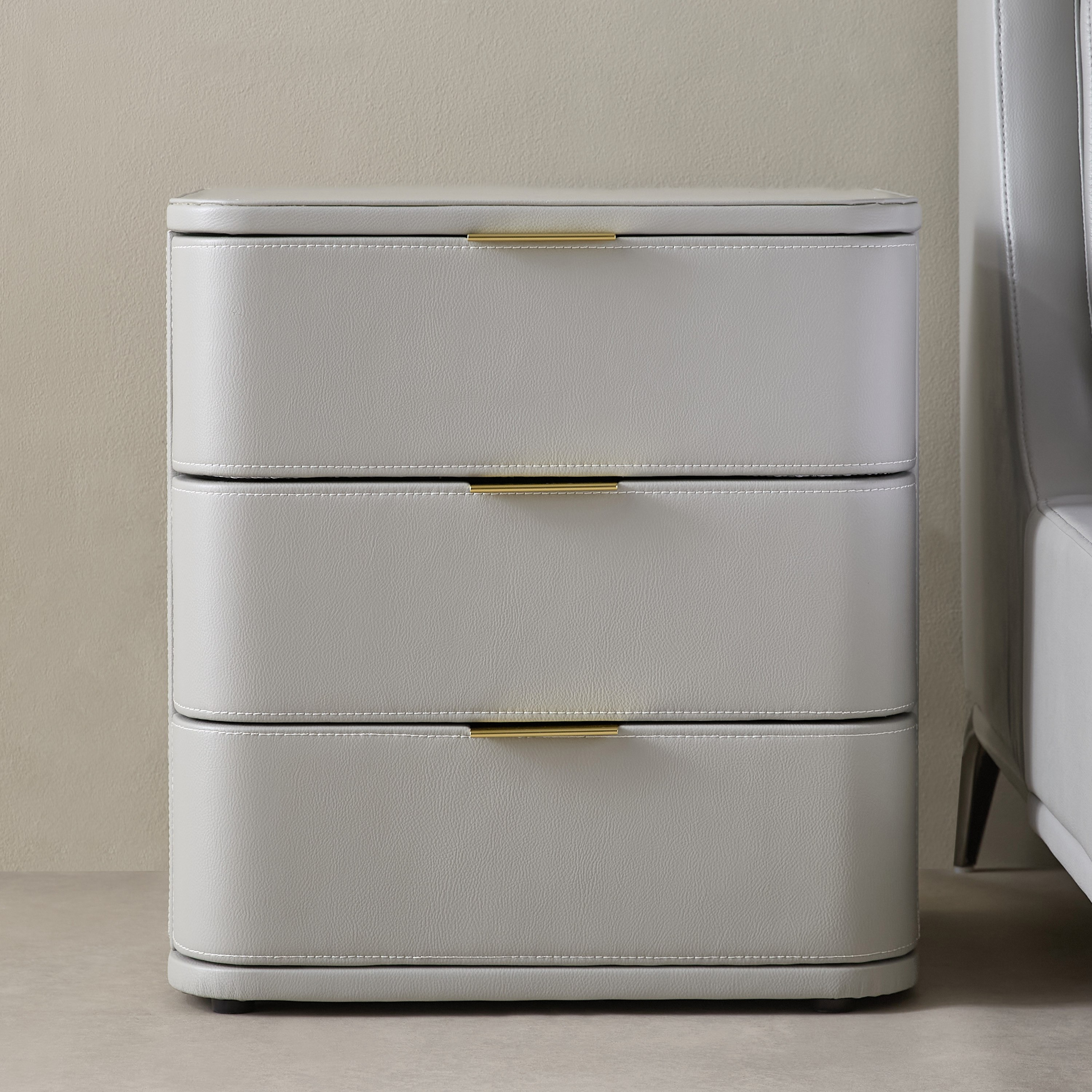 طاولة سرير جانبية منجدة بـ3 أدراج من زينيث-PROMO_HB_AE_HBX10_TH1000_NEW_031025-image-2