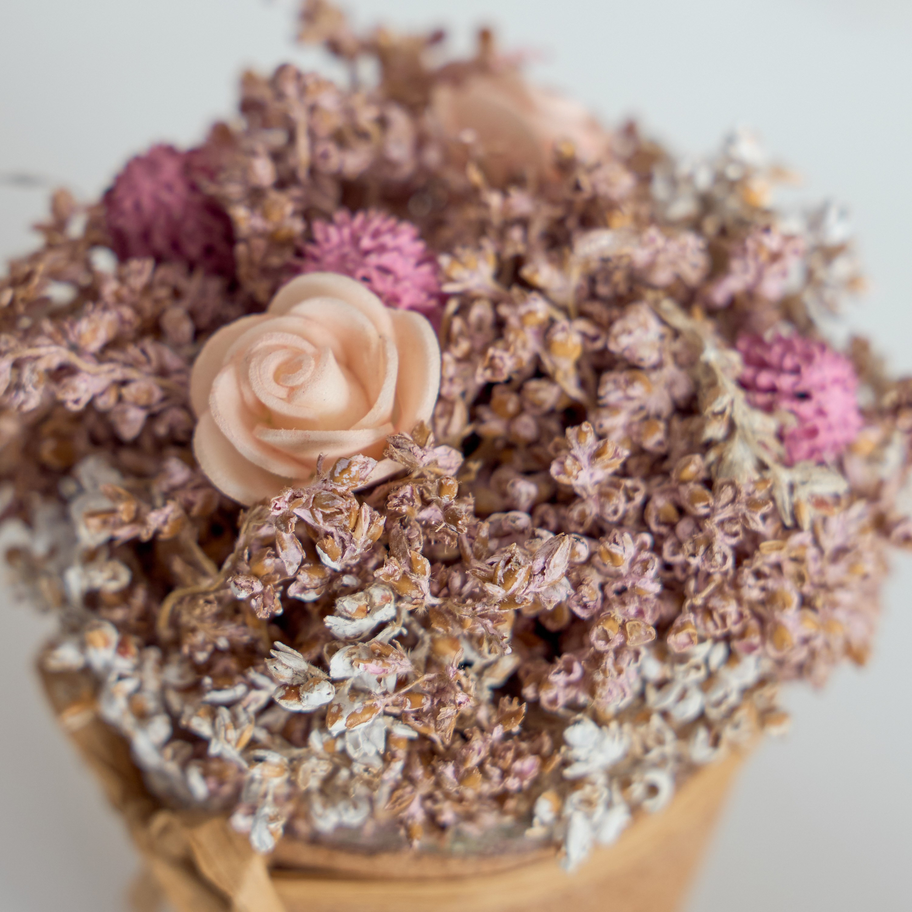 باقة زهور صغيرة في إناء زرع مستدير من كيفن - 8x8x12 سم-hbxdecorandfurnishings-homeaccessories-artificialflowersandplants-image-3