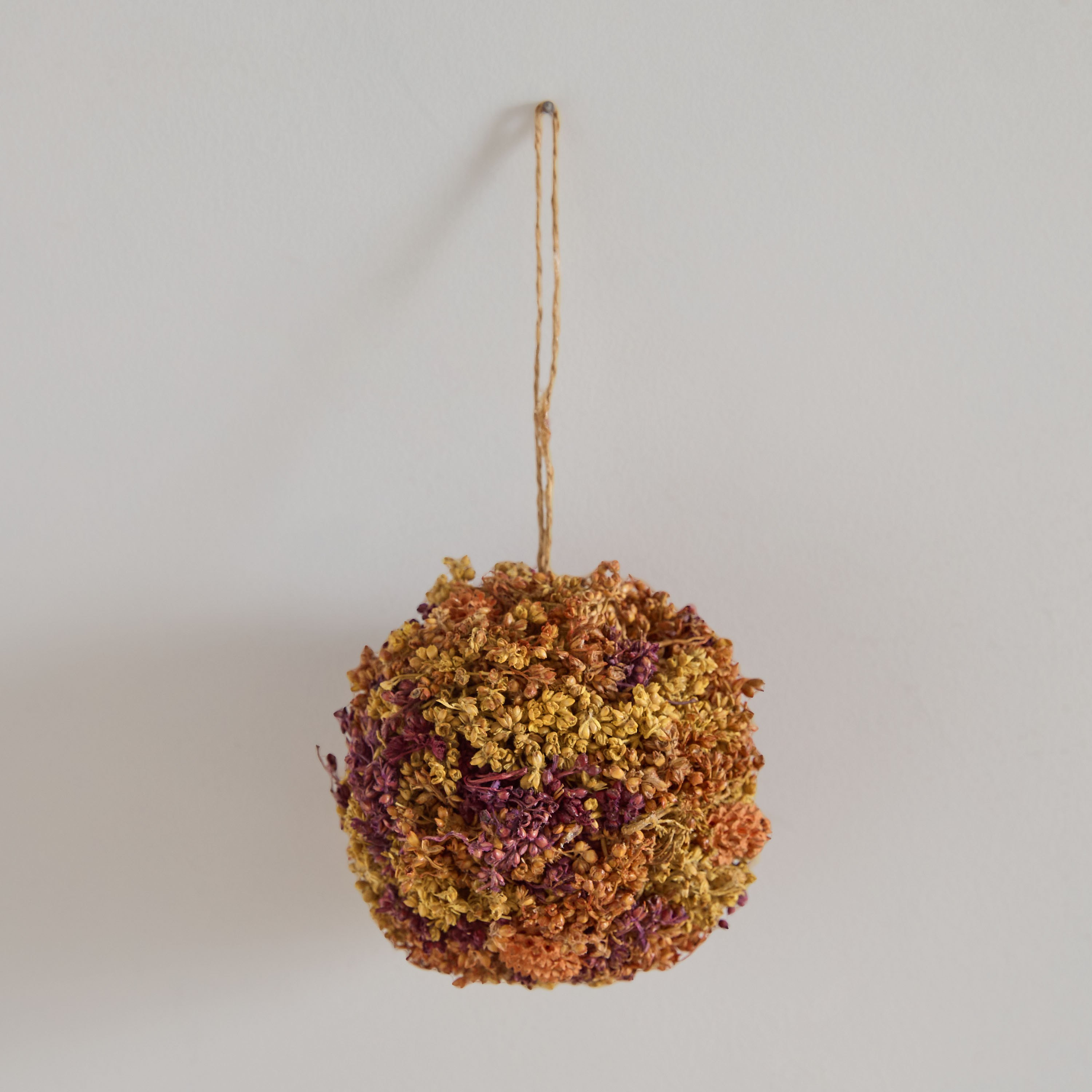 كرة معلقة من باقة نباتات الخريف من كيفن - 9x9x919.5 سم-hbxdecorandfurnishings-homeaccessories-artificialflowersandplants-image-2