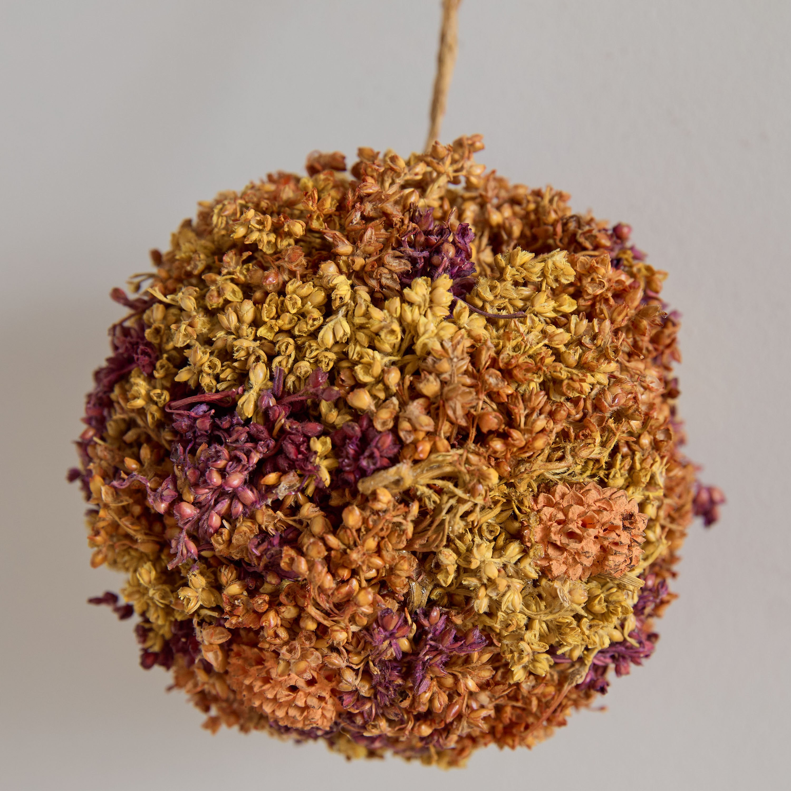 كرة معلقة من باقة نباتات الخريف من كيفن - 9x9x919.5 سم-hbxdecorandfurnishings-homeaccessories-artificialflowersandplants-image-3
