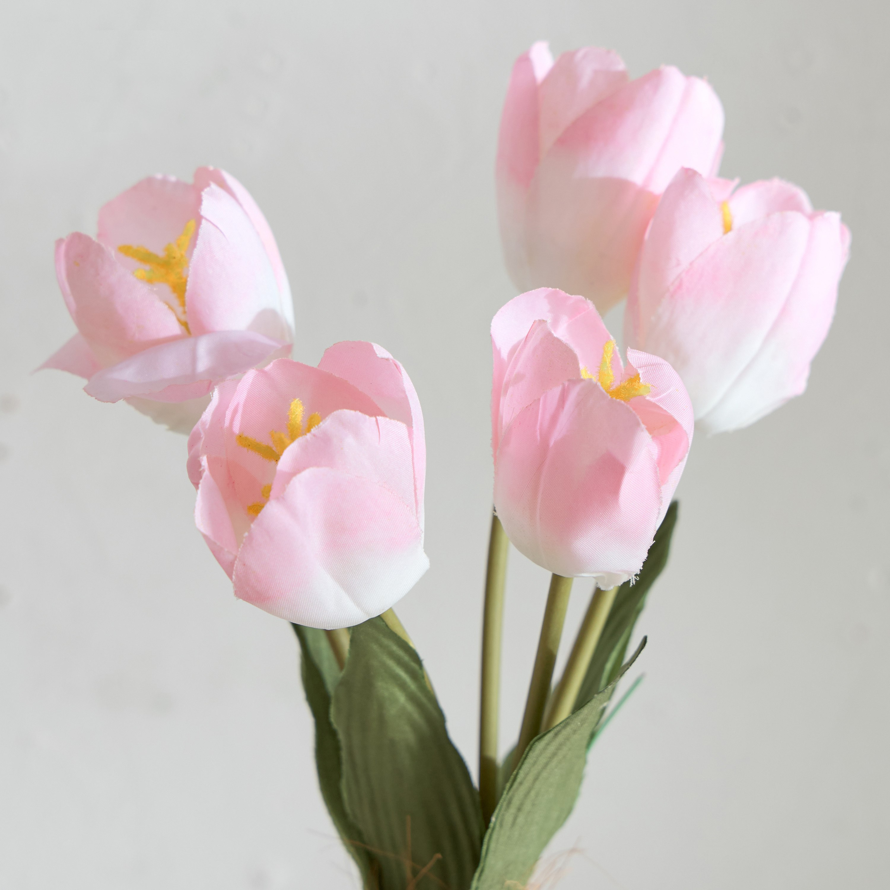 باقة زهور تيوليب في مزهرية زجاج من كافن - 13x13x34 سم-hbxdecorandfurnishings-homeaccessories-artificialflowersandplants-image-3