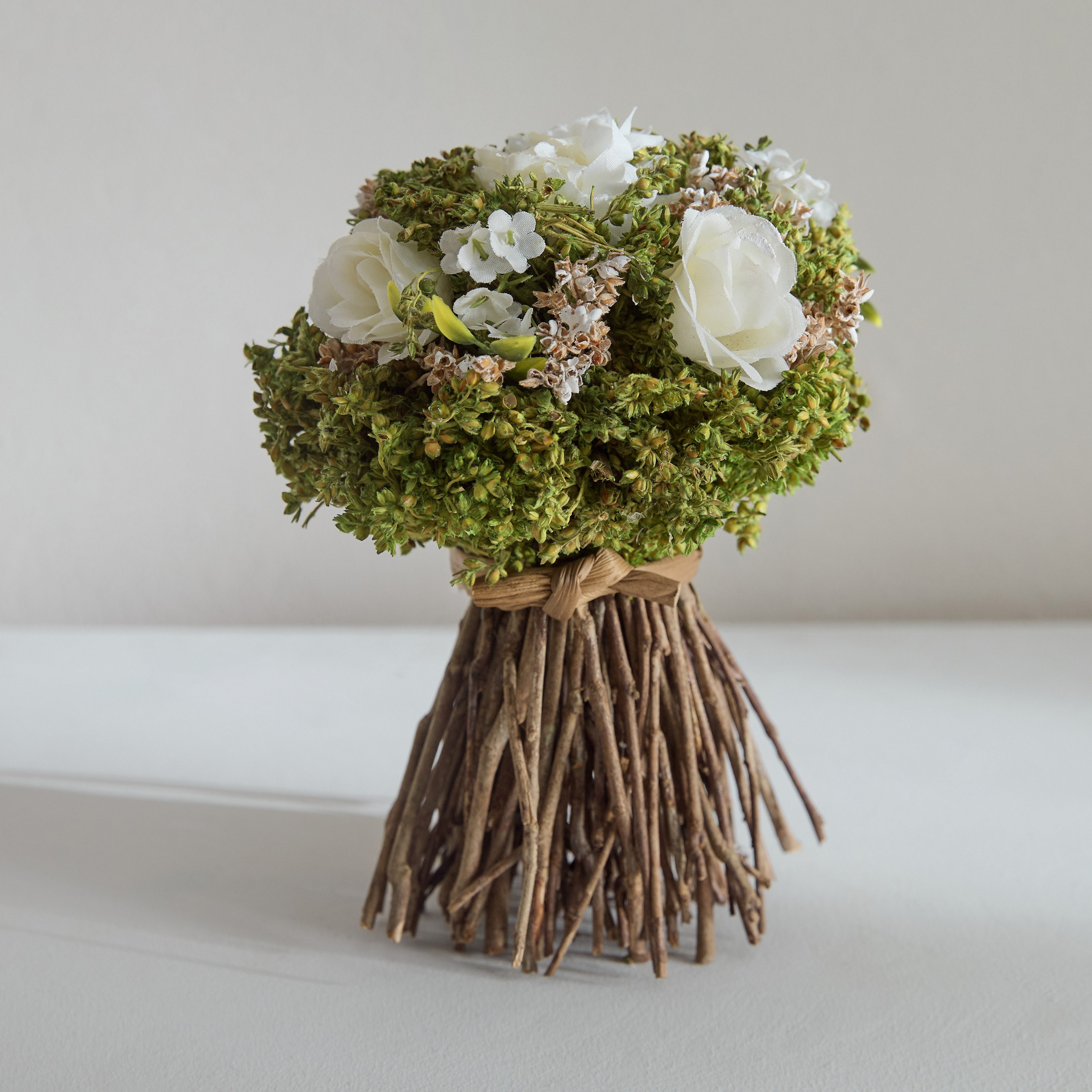 بوكيه تويج بأغصان الورد وكرات بوم بوم من كيفن - 14x14x18 سم-hbxdecorandfurnishings-homeaccessories-artificialflowersandplants-image-2