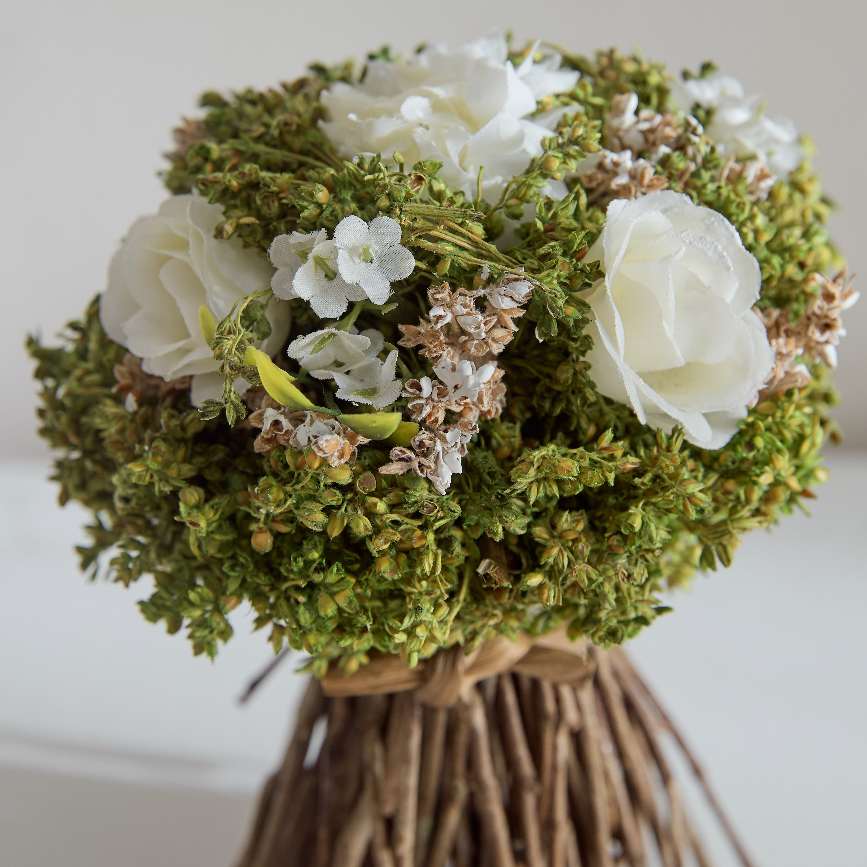 بوكيه تويج بأغصان الورد وكرات بوم بوم من كيفن - 14x14x18 سم-hbxdecorandfurnishings-homeaccessories-artificialflowersandplants-image-3