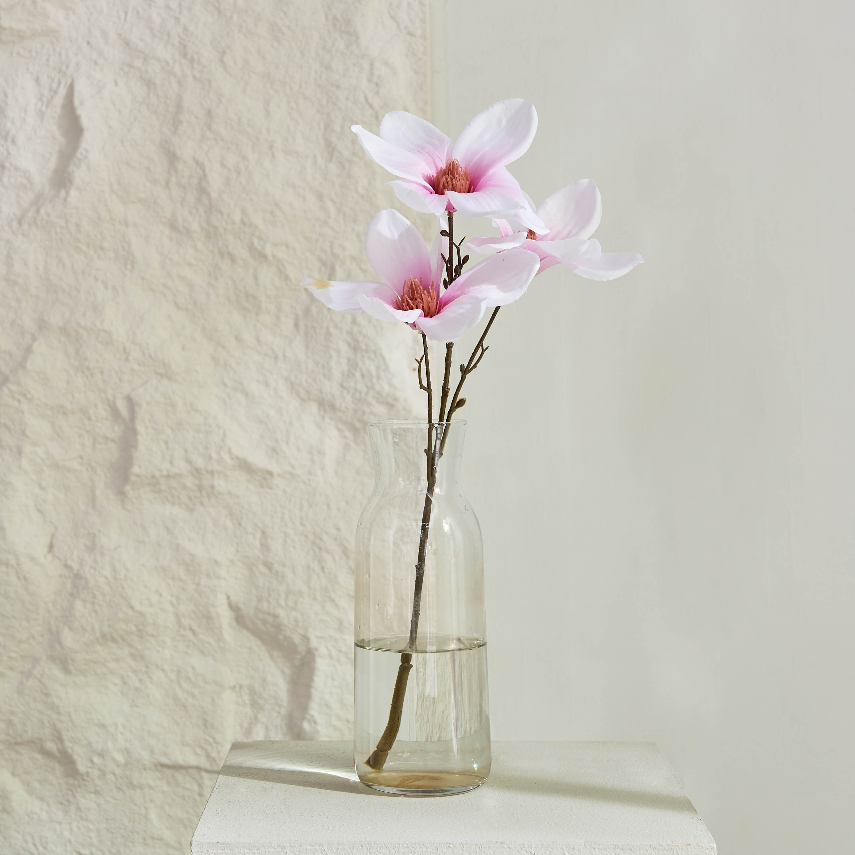باقة ماجنوليا بثلاث رؤوس من ليارا - 45 سم-hbxdecorandfurnishings-homeaccessories-artificialflowersandplants-image-1