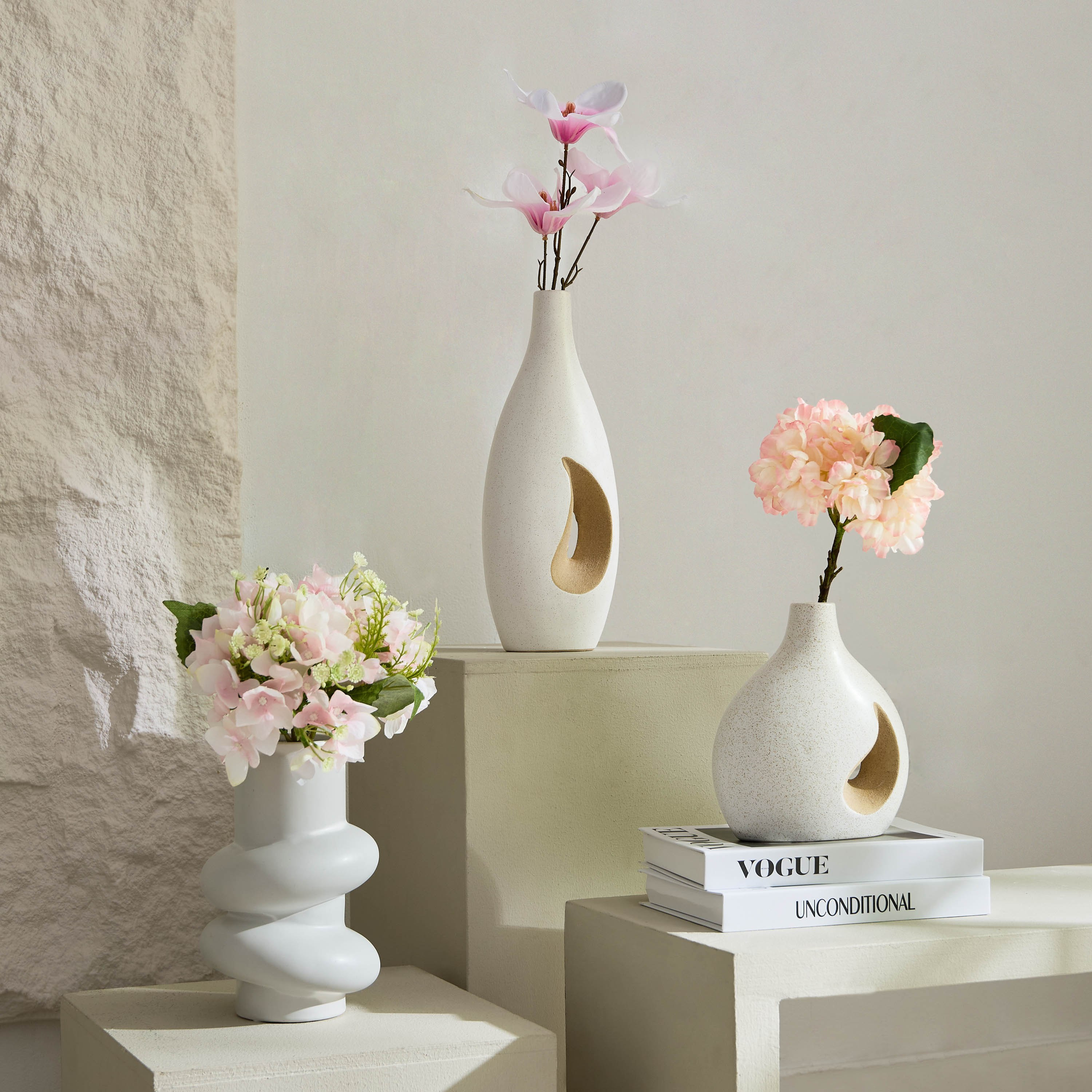 باقة ماجنوليا بثلاث رؤوس من ليارا - 45 سم-hbxdecorandfurnishings-homeaccessories-artificialflowersandplants-image-5