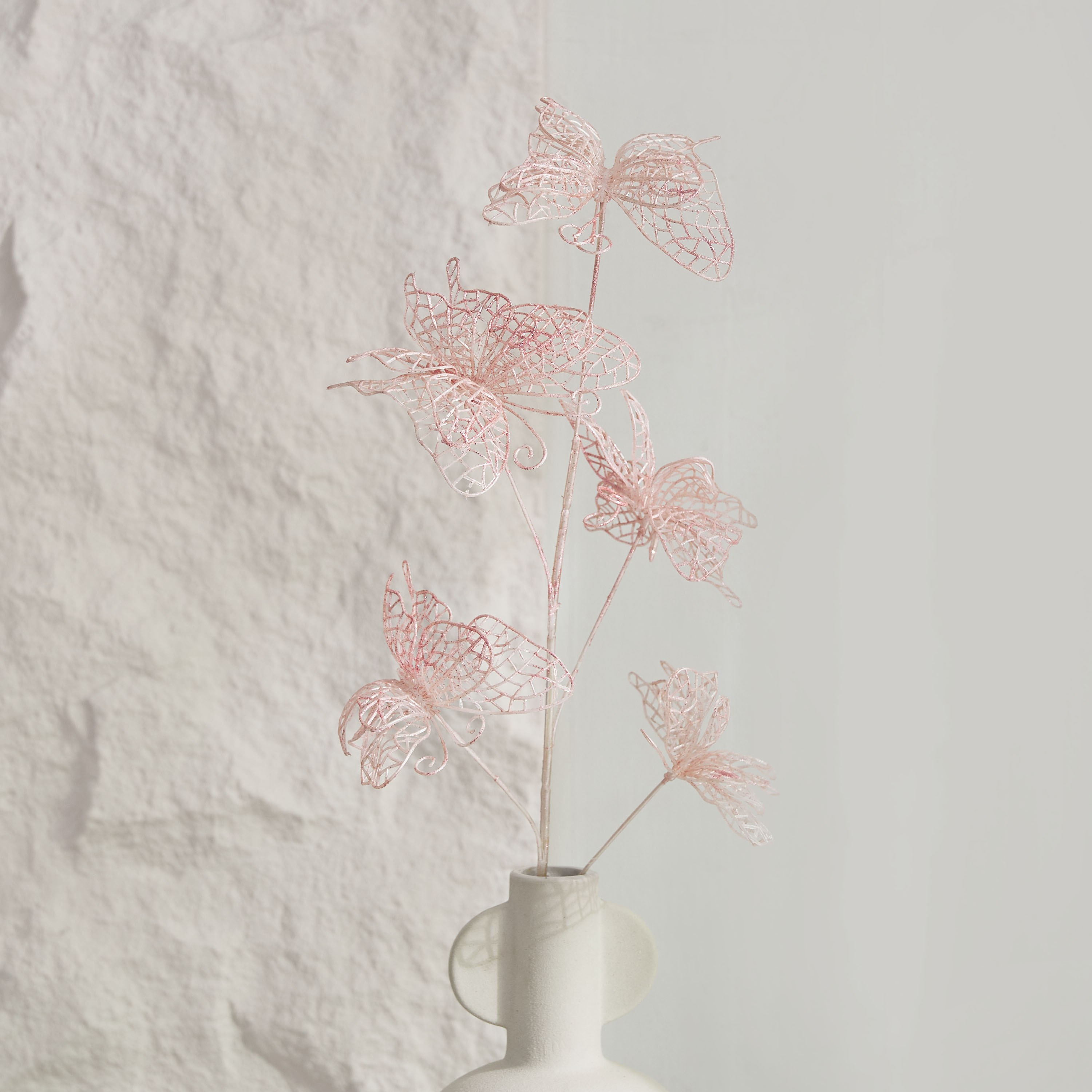 غصن زهور بـ5 رؤوس فراشات بلاستيكية من ليارا - 60 سم-hbxdecorandfurnishings-homeaccessories-artificialflowersandplants-image-2