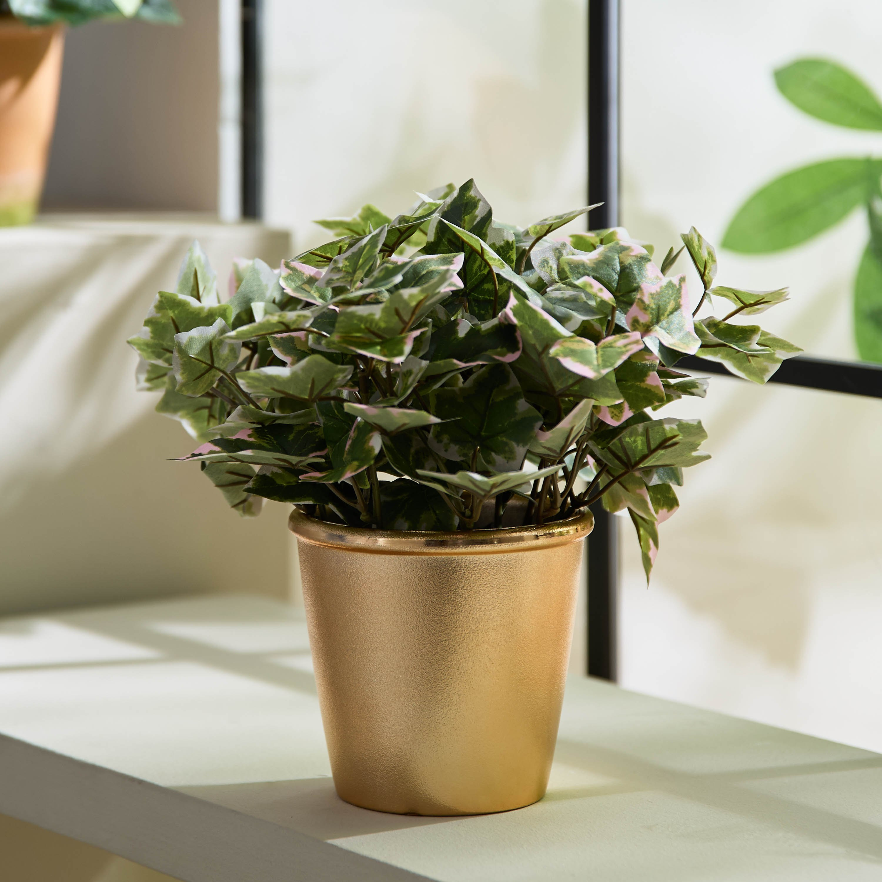 نبتة أوراق اللبلاب في إناء من ليارا - 28 سم-hbxhomeware-hbxdecorandfurnishings-image-1