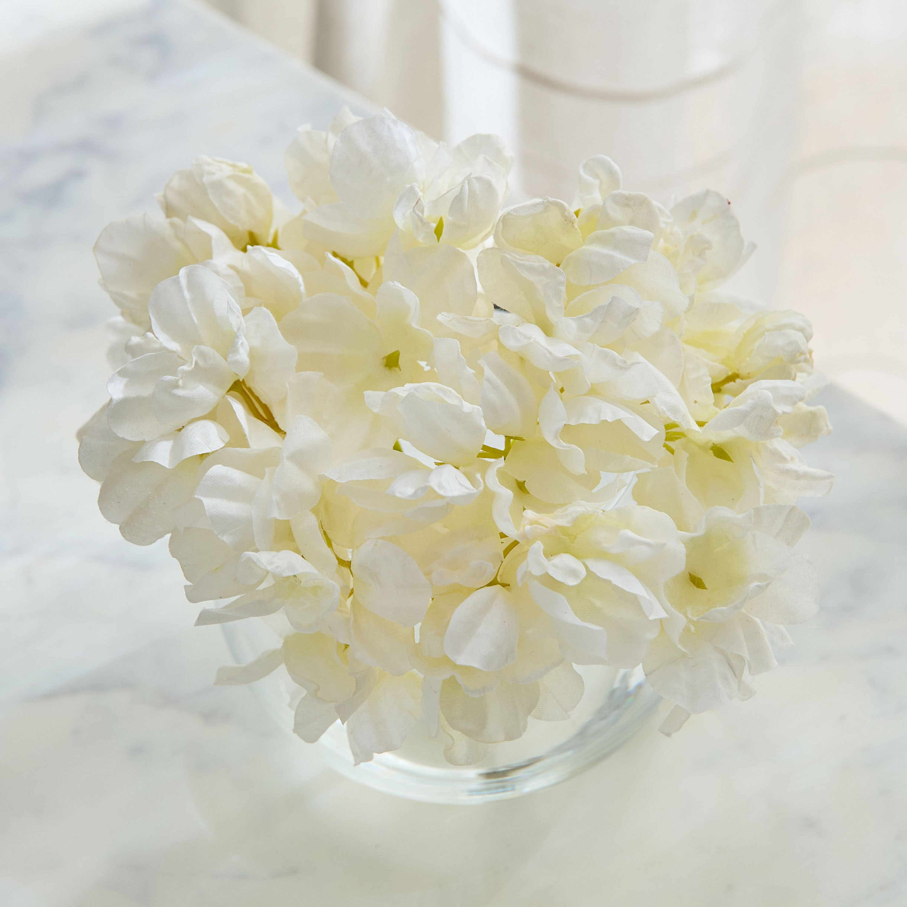 باقة زهور مع ماء في وعاء زجاجي مع ليارا - 28 سم-hbxdecorandfurnishings-homeaccessories-artificialflowersandplants-image-2