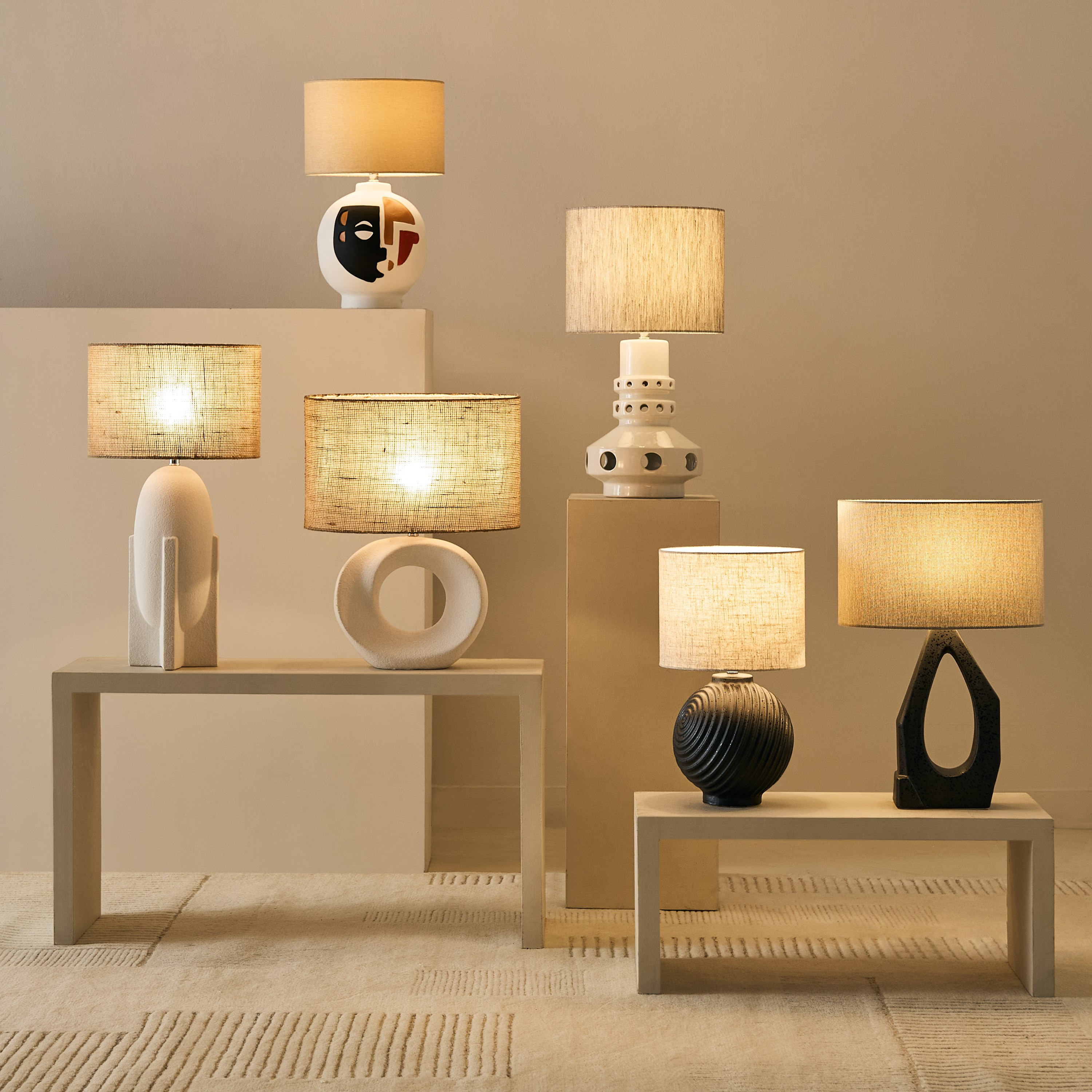 مصباح طاولة سيراميكي نوفيلتي مع غطاء من الكتان من زوي - 35x20x56 سم-hbxbedroom-lighting-tablelamps-image-6
