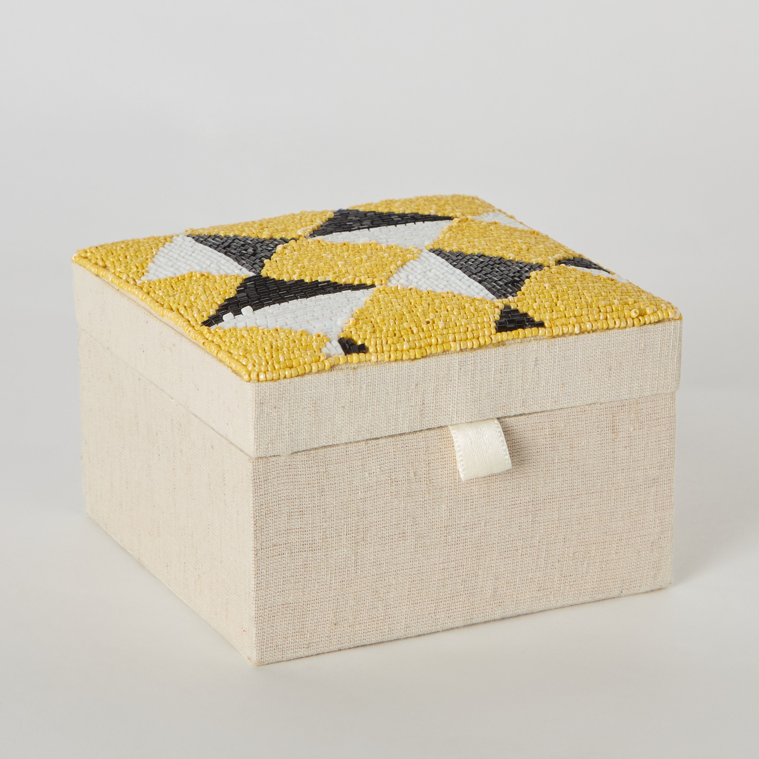 صندوق مزيّن بالخرز من إنزو - 13x13x8 سم-hbxbedroom-bedroomaccessories-jewelleryboxesandholders-image-7