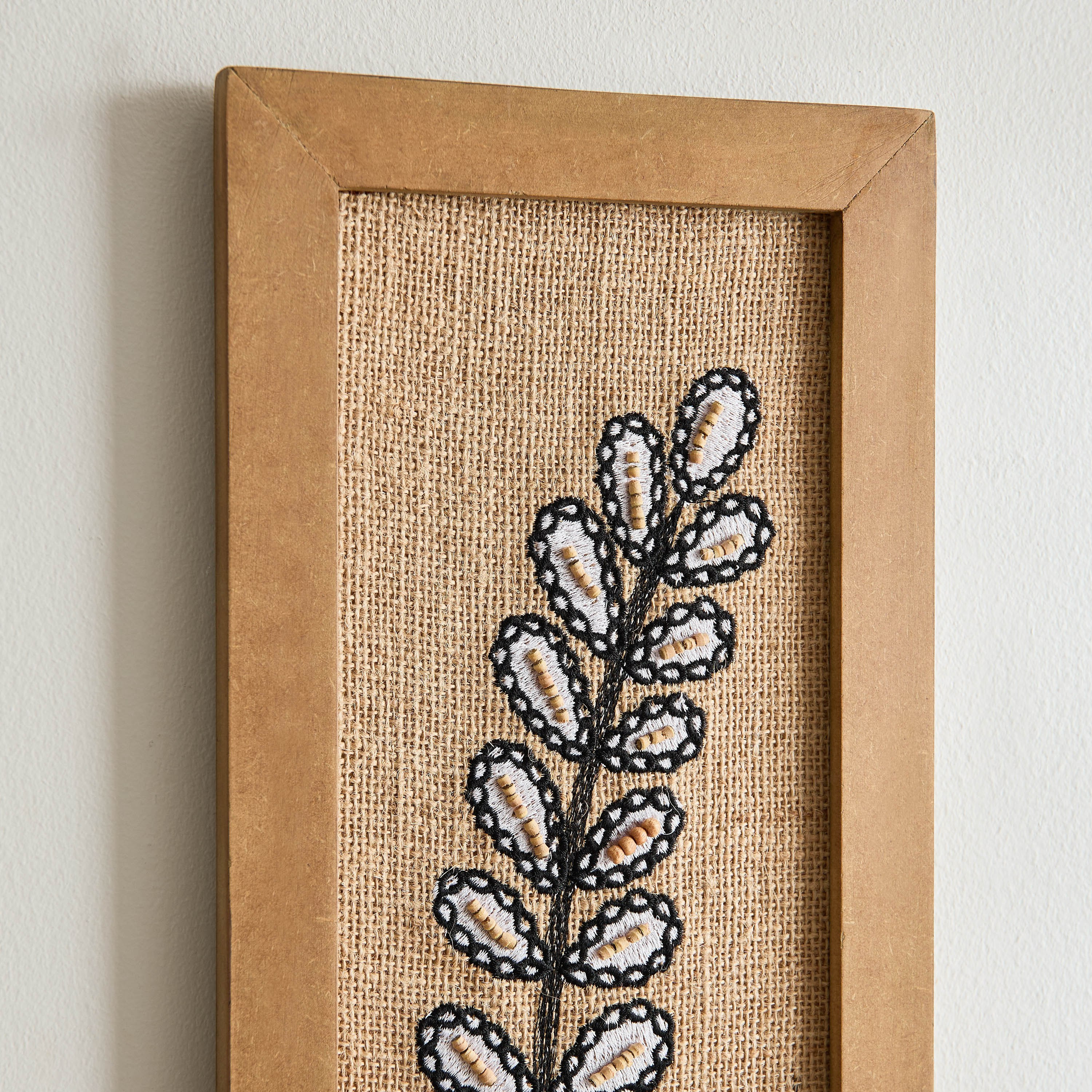 ديكور حائط خشبي بقماش الجوت المزين بالخرز من إنزو - 53x18 سم-hbxdiningroom-walldecor-wallart-image-3