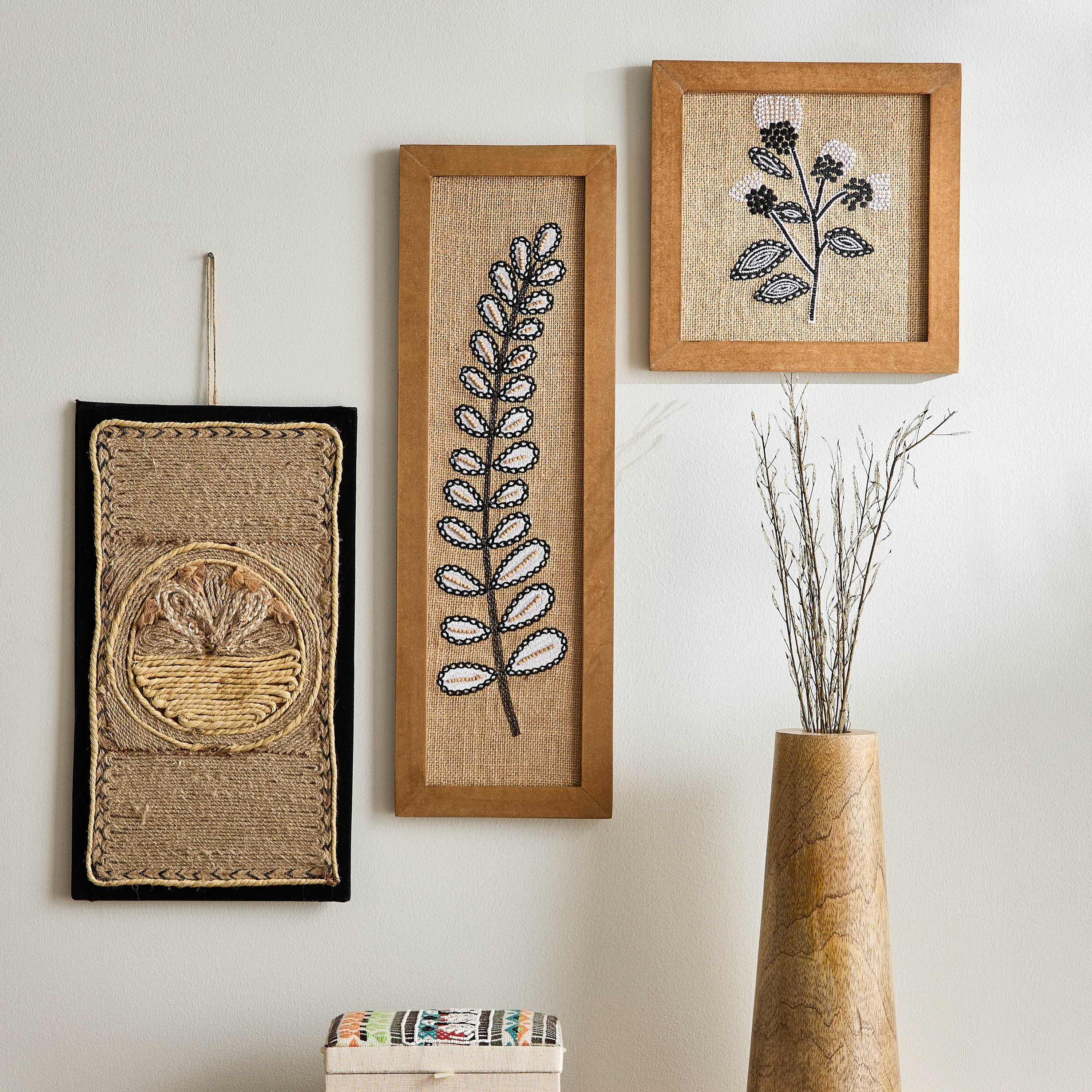 ديكور حائط خشبي بقماش الجوت المزين بالخرز من إنزو - 53x18 سم-hbxdiningroom-walldecor-wallart-image-4