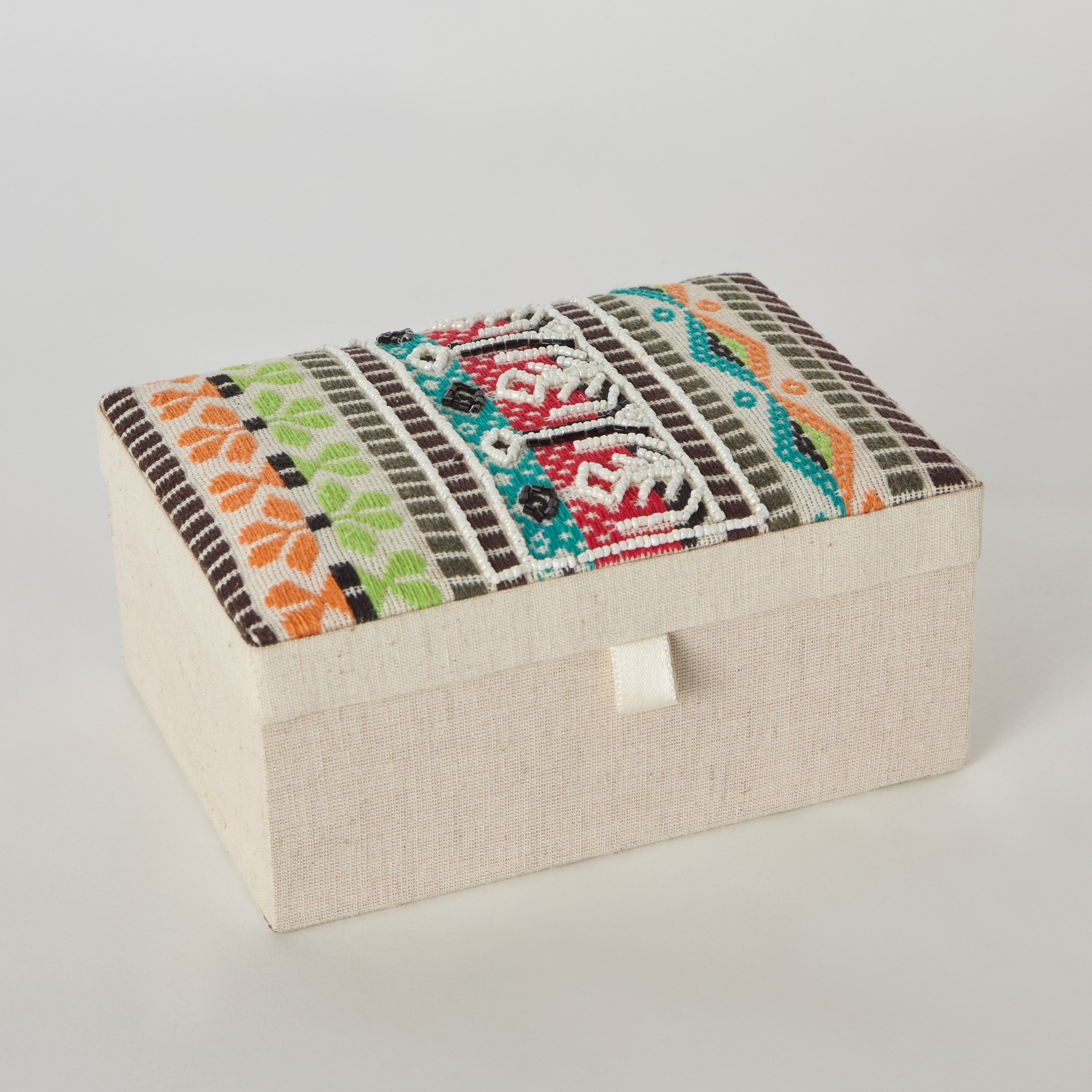 صندوق قماش متعدد الاستخدامات مزيّن بالخرز  من إنزو - 18x13x8 سم-hbxbedroom-bedroomaccessories-jewelleryboxesandholders-image-7
