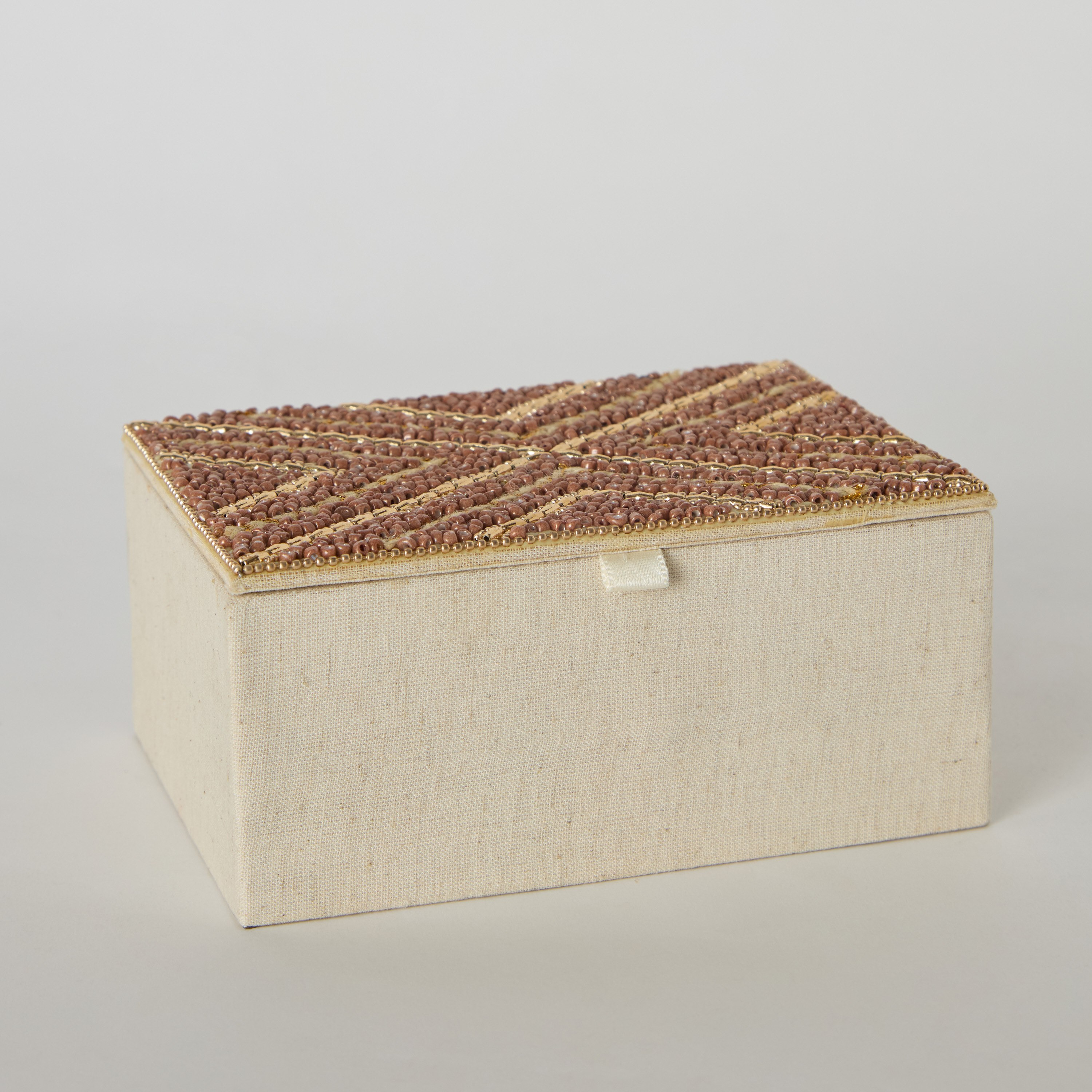 صندوق خشب مزين بالخرز مع أكريليك من إنزو - 18x13x8 سم-hbxbedroom-bedroomaccessories-jewelleryboxesandholders-image-7