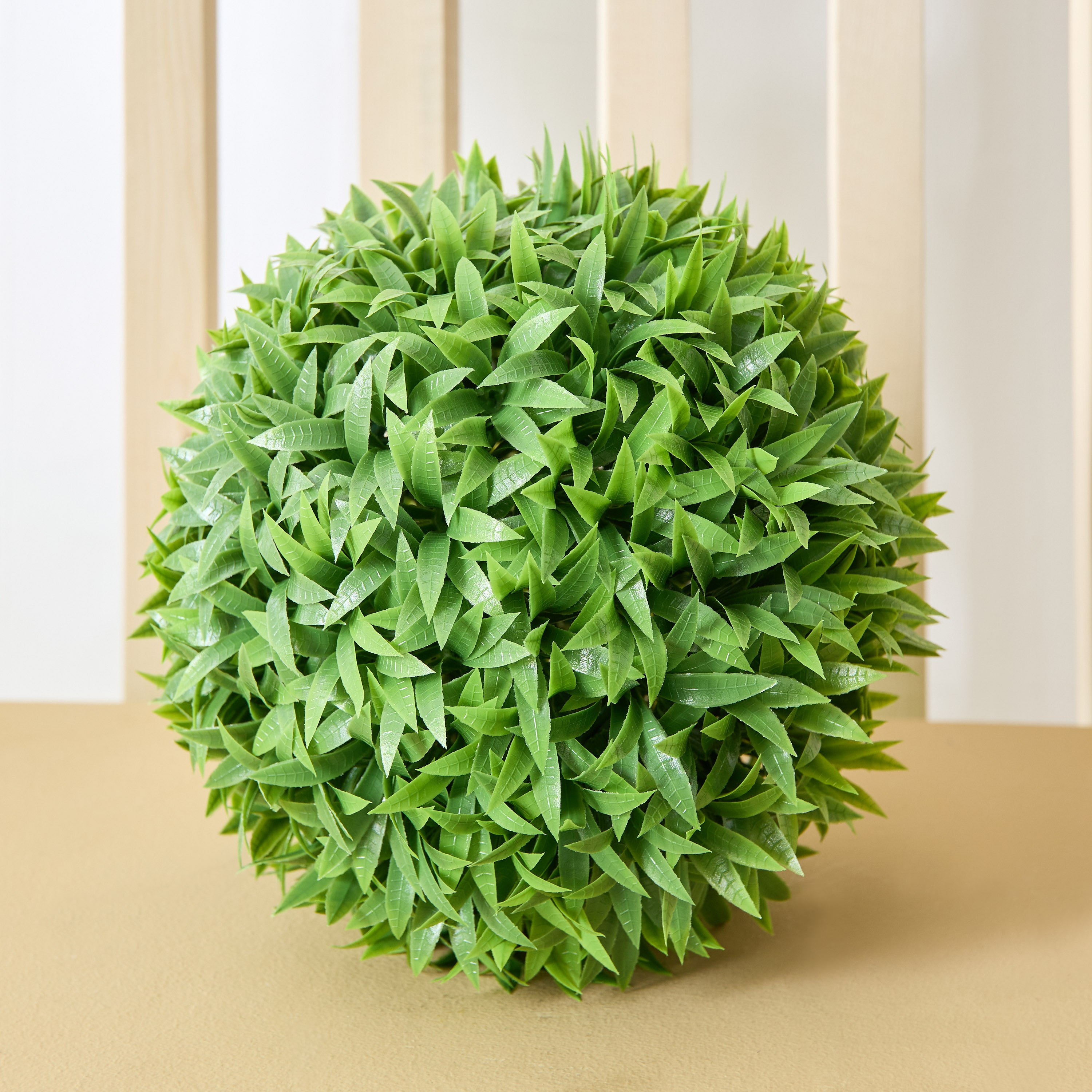 كرة عشب صناعي من ديلسا - 25 سم-hbxdecorandfurnishings-homeaccessories-artificialflowersandplants-image-2