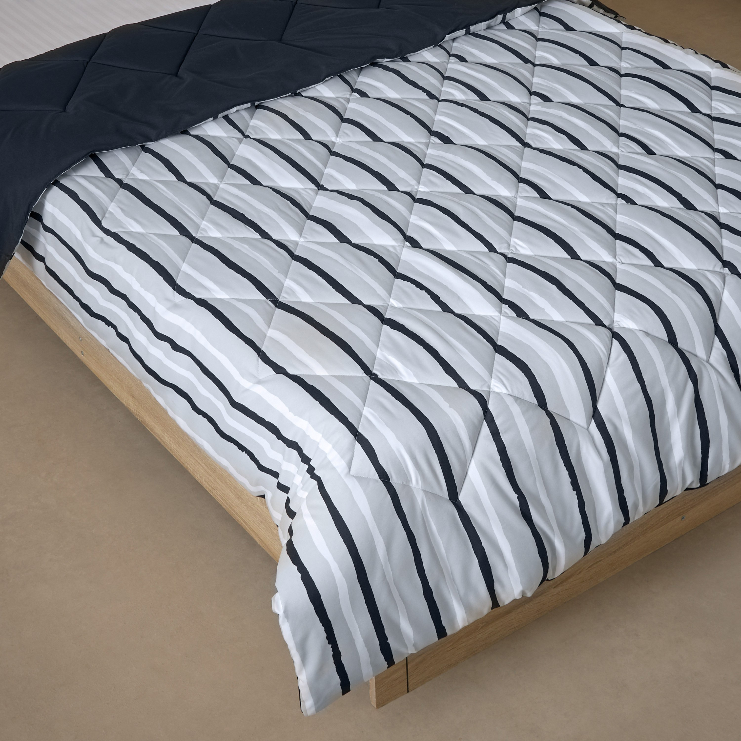 طقم لحاف كينج مايكروفايبر قطعتين يستخدم على الوجهين أكا من مدريد - 160x220 سم-hbxhomeware-hbxbedroom-image-5