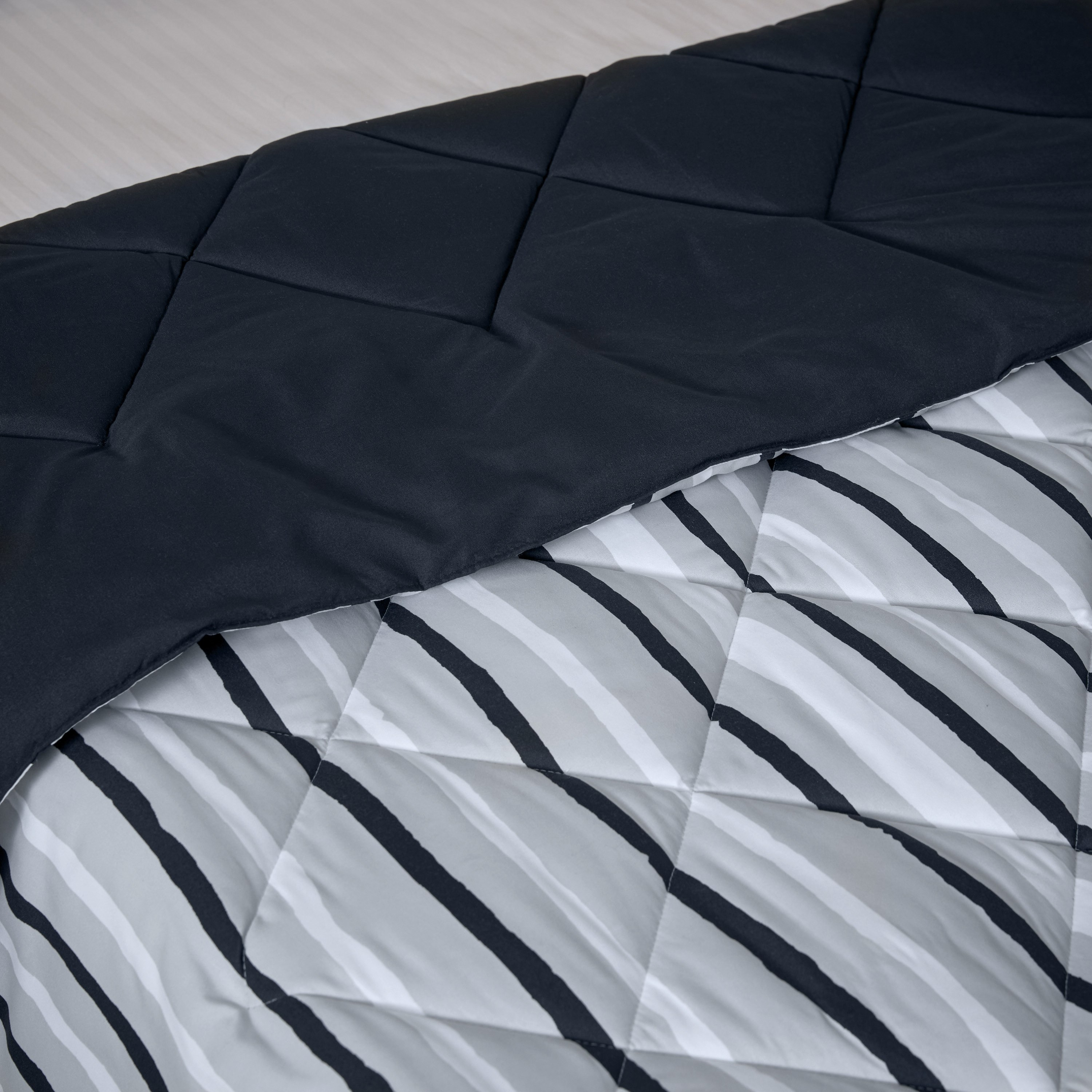 طقم لحاف كينج مايكروفايبر قطعتين يستخدم على الوجهين أكا من مدريد - 160x220 سم-hbxhomeware-hbxbedroom-image-6