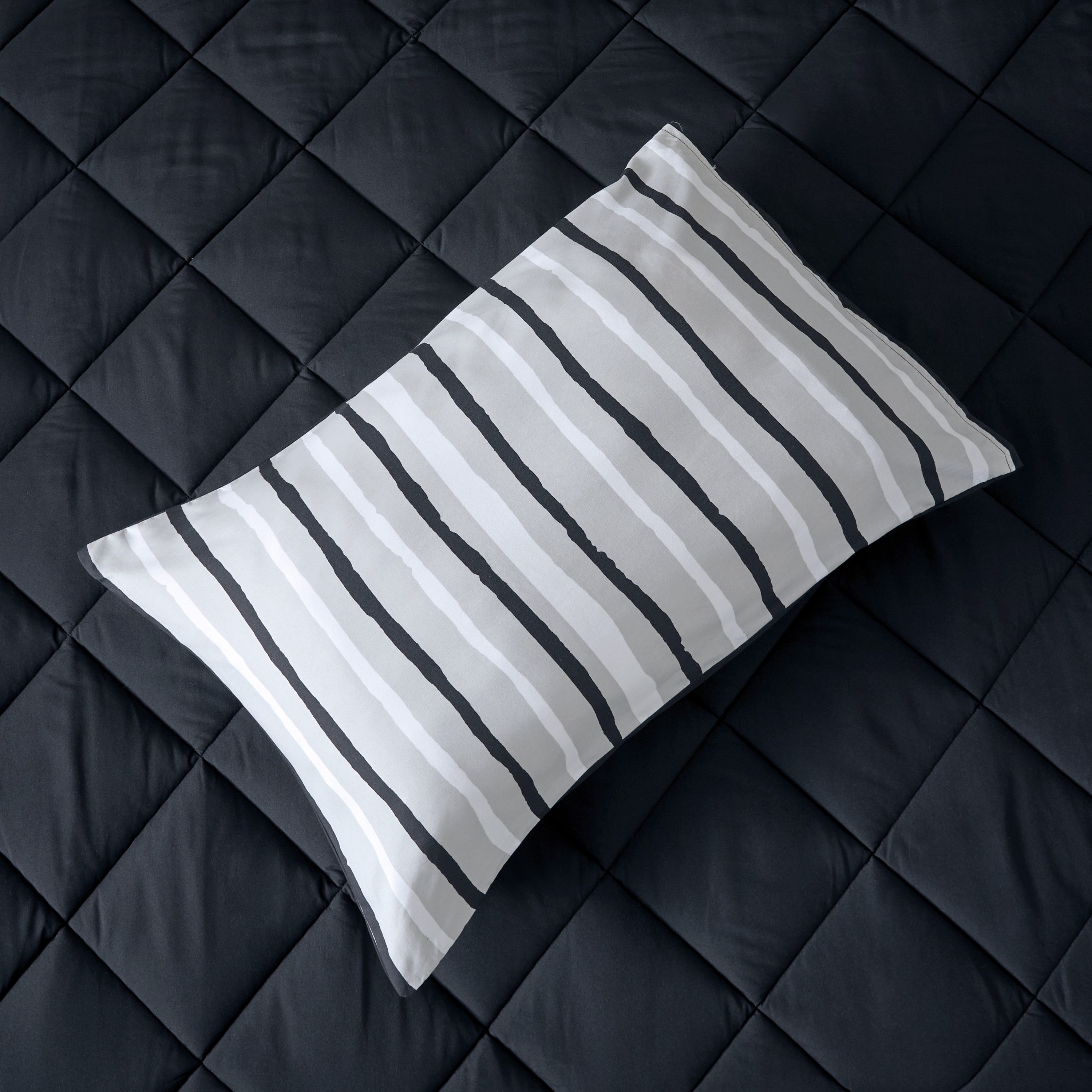 طقم لحاف كينج مايكروفايبر قطعتين يستخدم على الوجهين أكا من مدريد - 160x220 سم-hbxhomeware-hbxbedroom-image-7