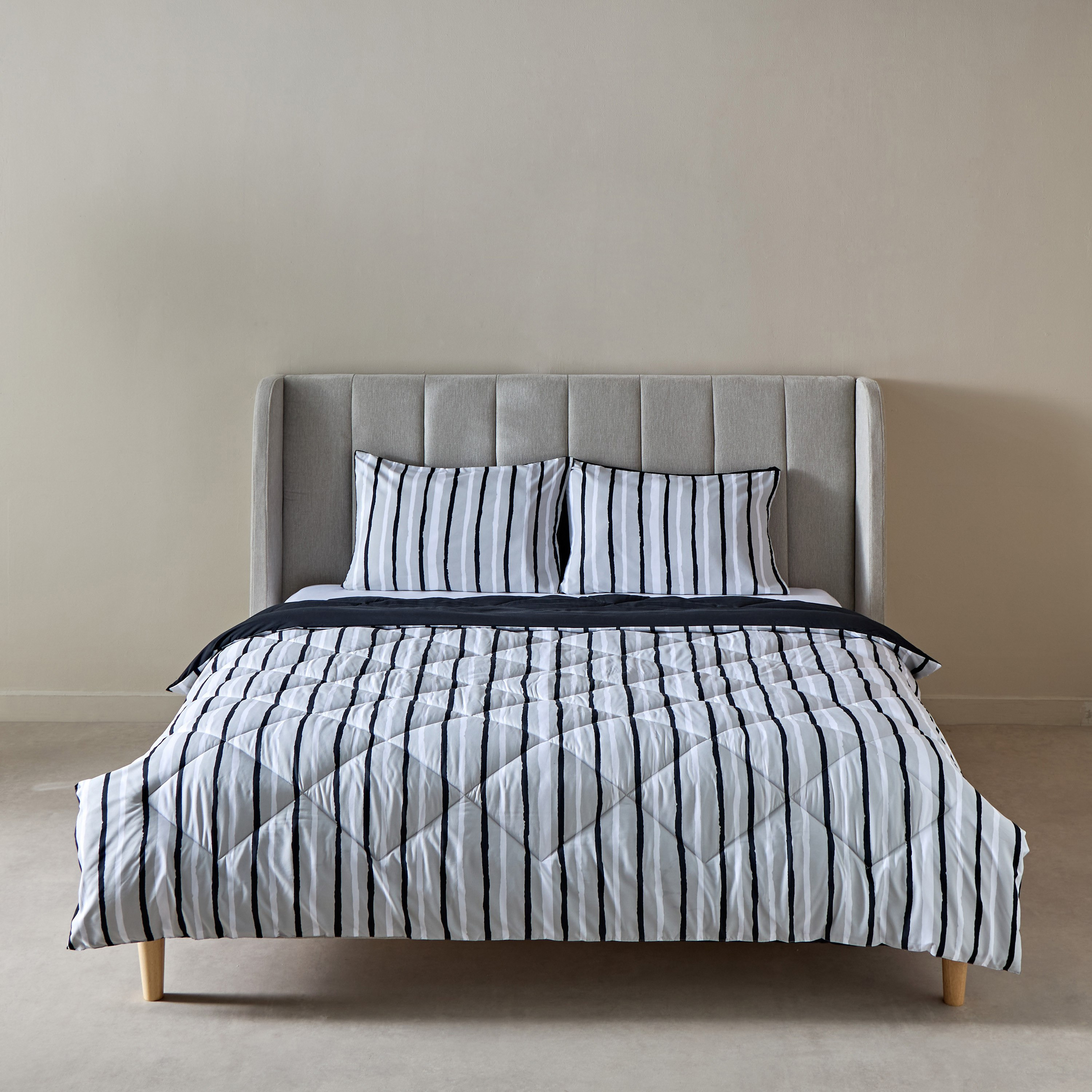 Madrid Akaa 3-Piece Microfiber King Reversible Comforter Set - 220x240 cm-hbxhomeware-hbxbedroom-image-3