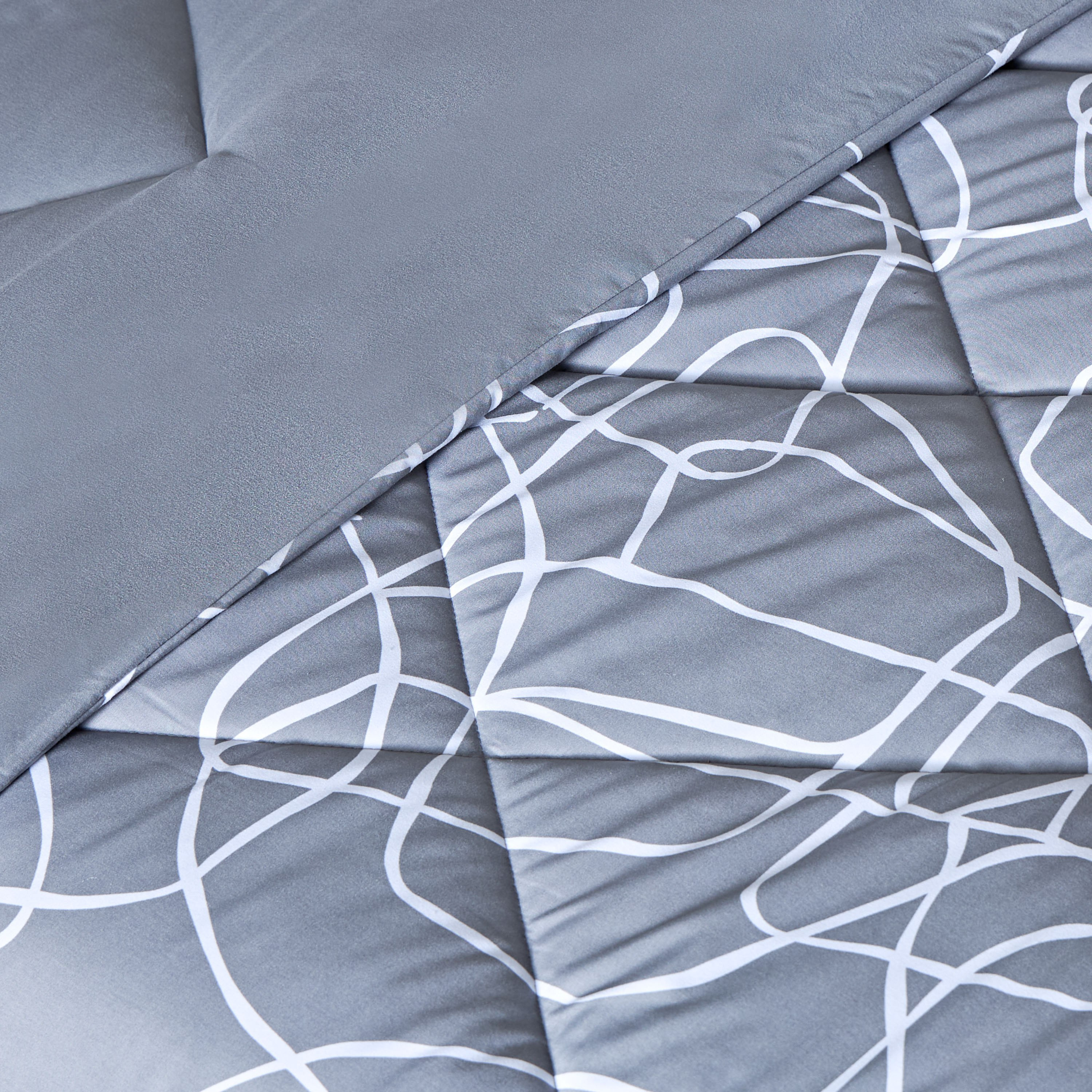 طقم لحاف كينج على الوجهين من الألياف الدقيقة 3 قطع كوهمو من مدريد - 220x240 سم-hbxhomeware-hbxbedroom-image-5