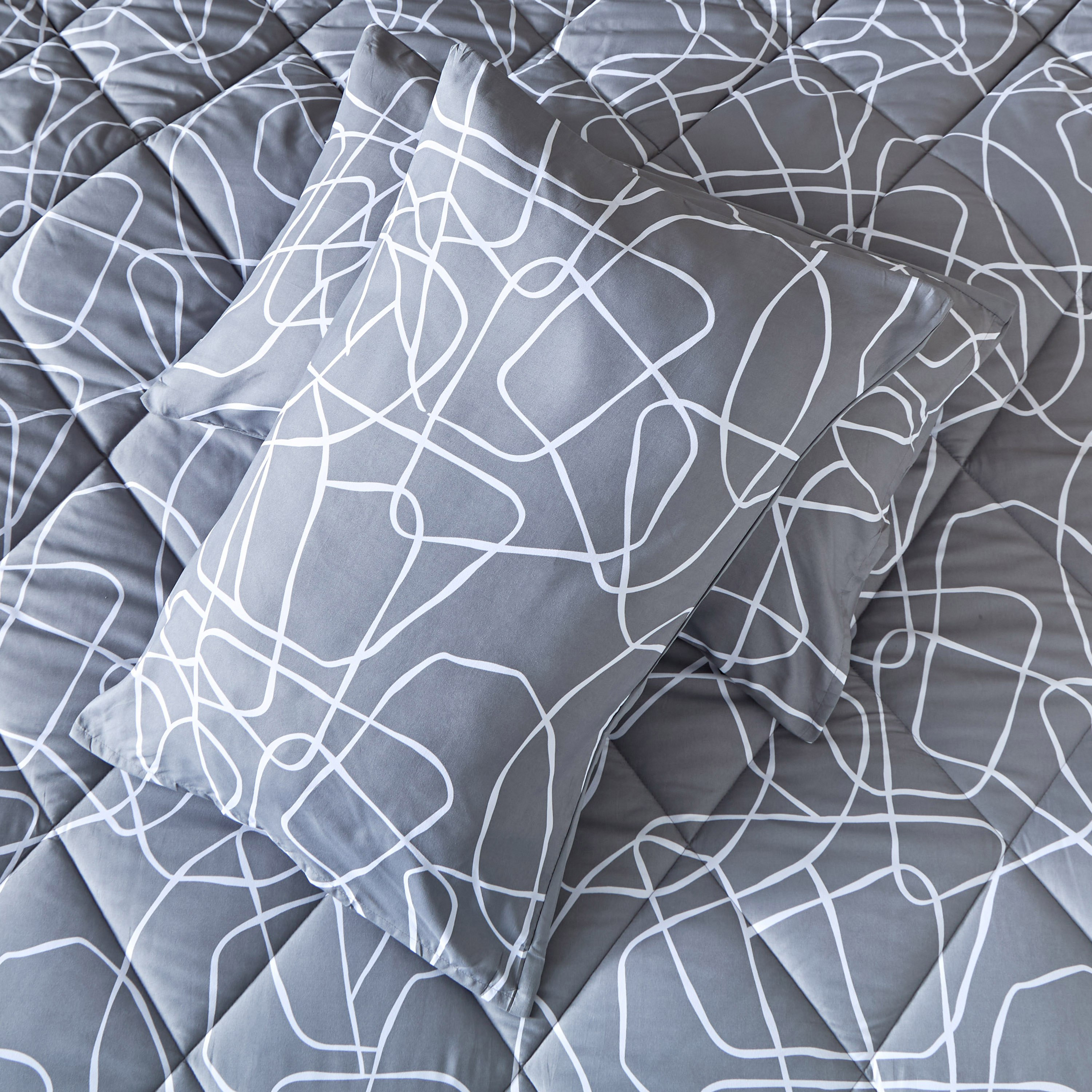طقم لحاف كينج على الوجهين من الألياف الدقيقة 3 قطع كوهمو من مدريد - 220x240 سم-hbxhomeware-hbxbedroom-image-6